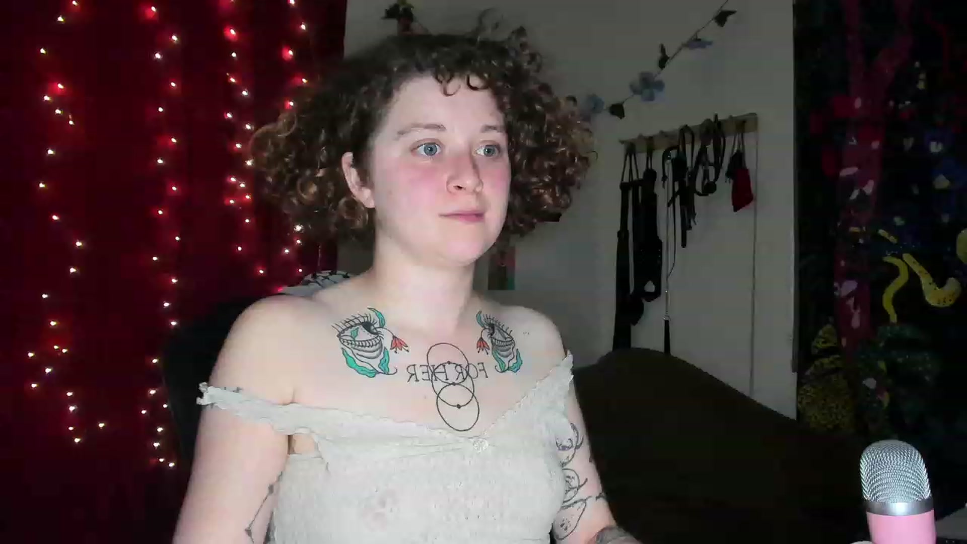 Gallery image thumbnail from PeachyQueen_'s myfreecams stream on, 11/13/2023, 06:37 image 7 of 20