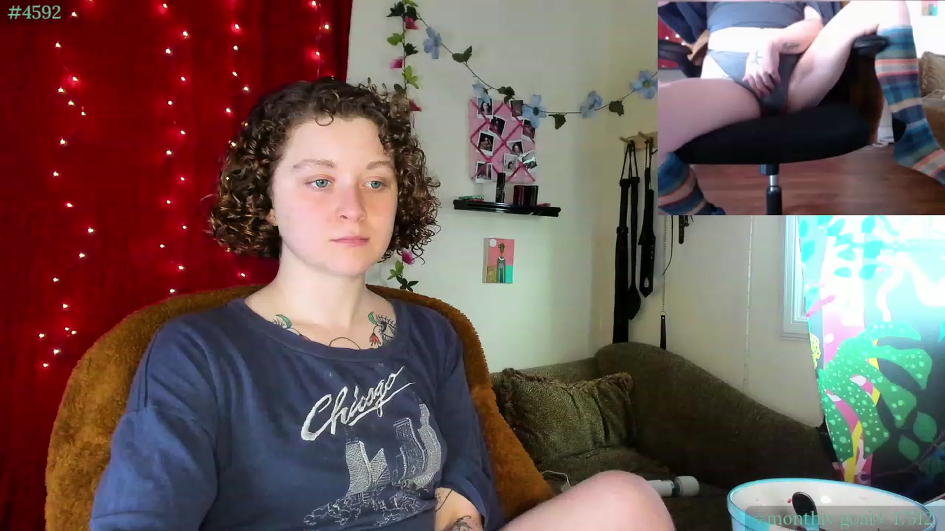 Gallery image thumbnail from PeachyQueen_'s myfreecams stream on, 11/21/2023, 20:40 image 2 of 20