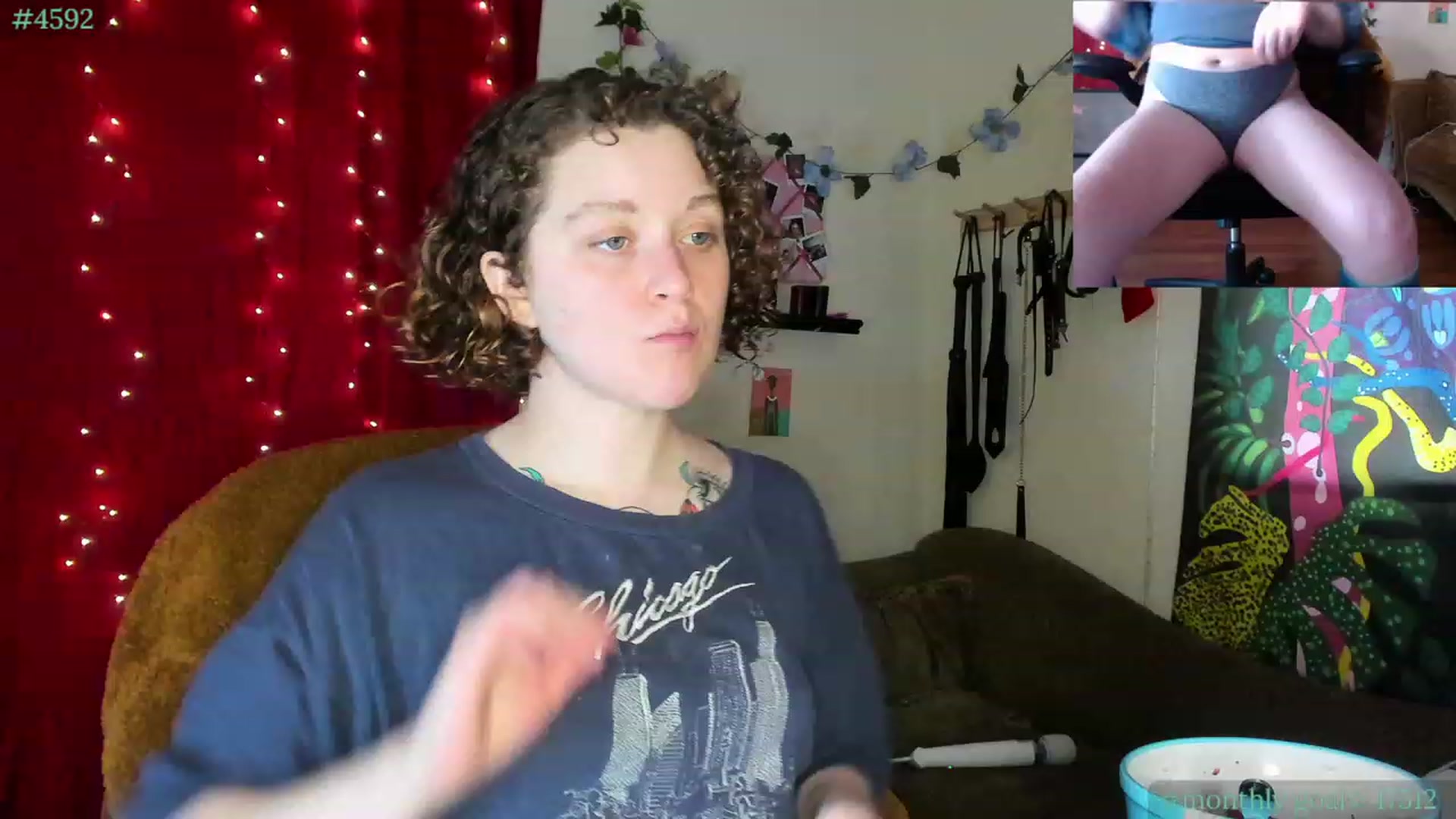 Gallery image thumbnail from PeachyQueen_'s myfreecams stream on, 11/21/2023, 20:40 image 3 of 20