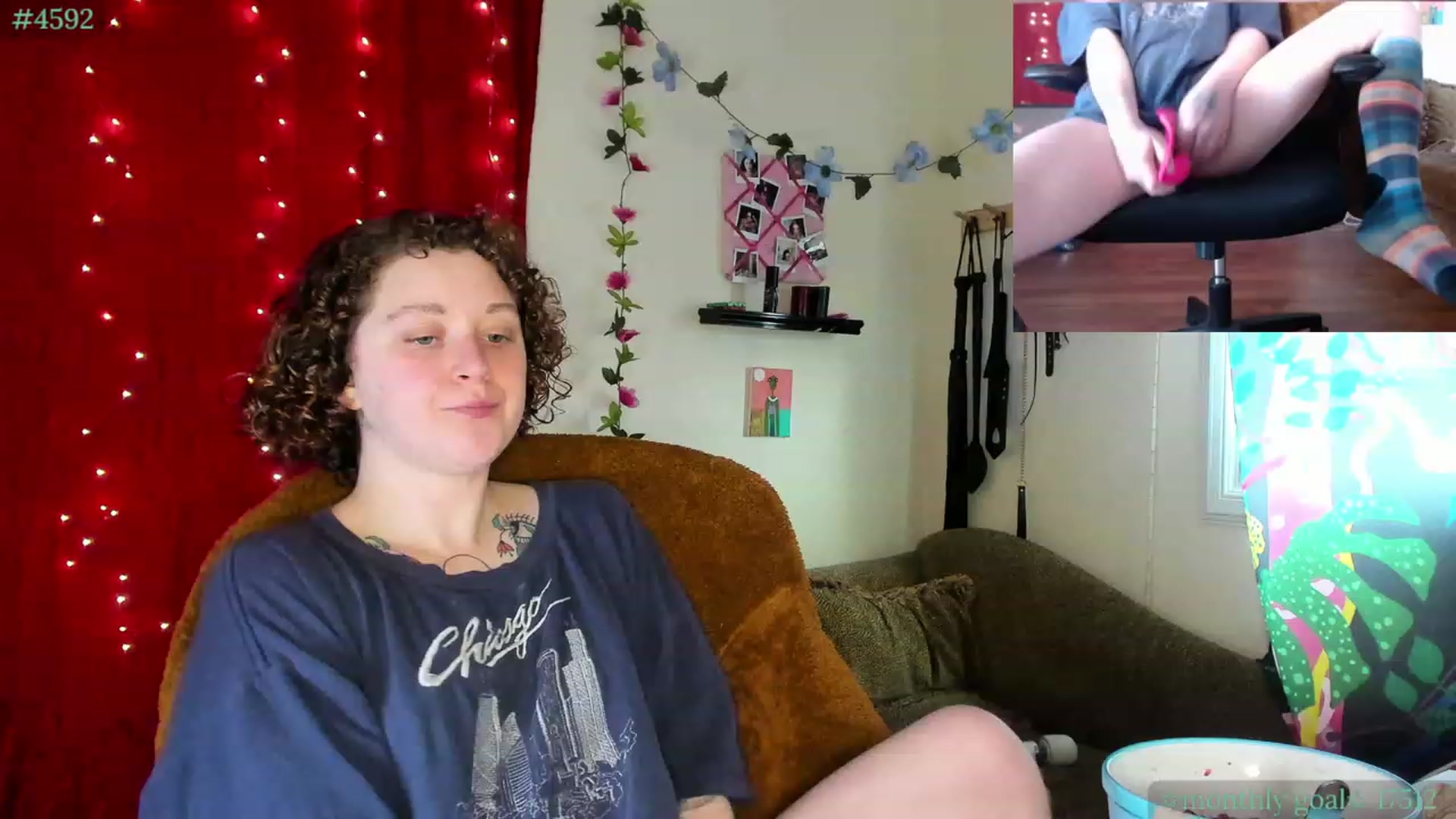 Gallery image thumbnail from PeachyQueen_'s myfreecams stream on, 11/21/2023, 20:40 image 1 of 20