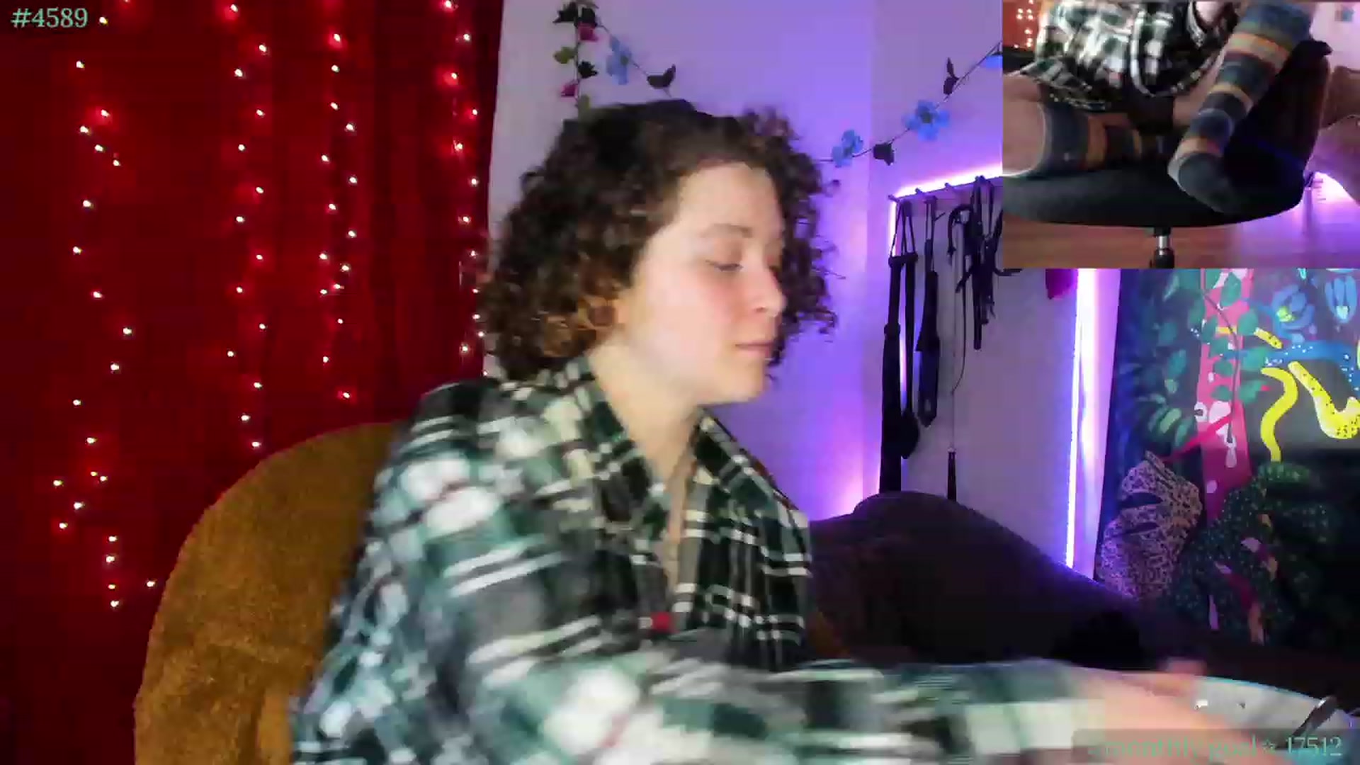 Gallery image thumbnail from PeachyQueen_'s myfreecams stream on, 11/21/2023, 20:40 image 14 of 20