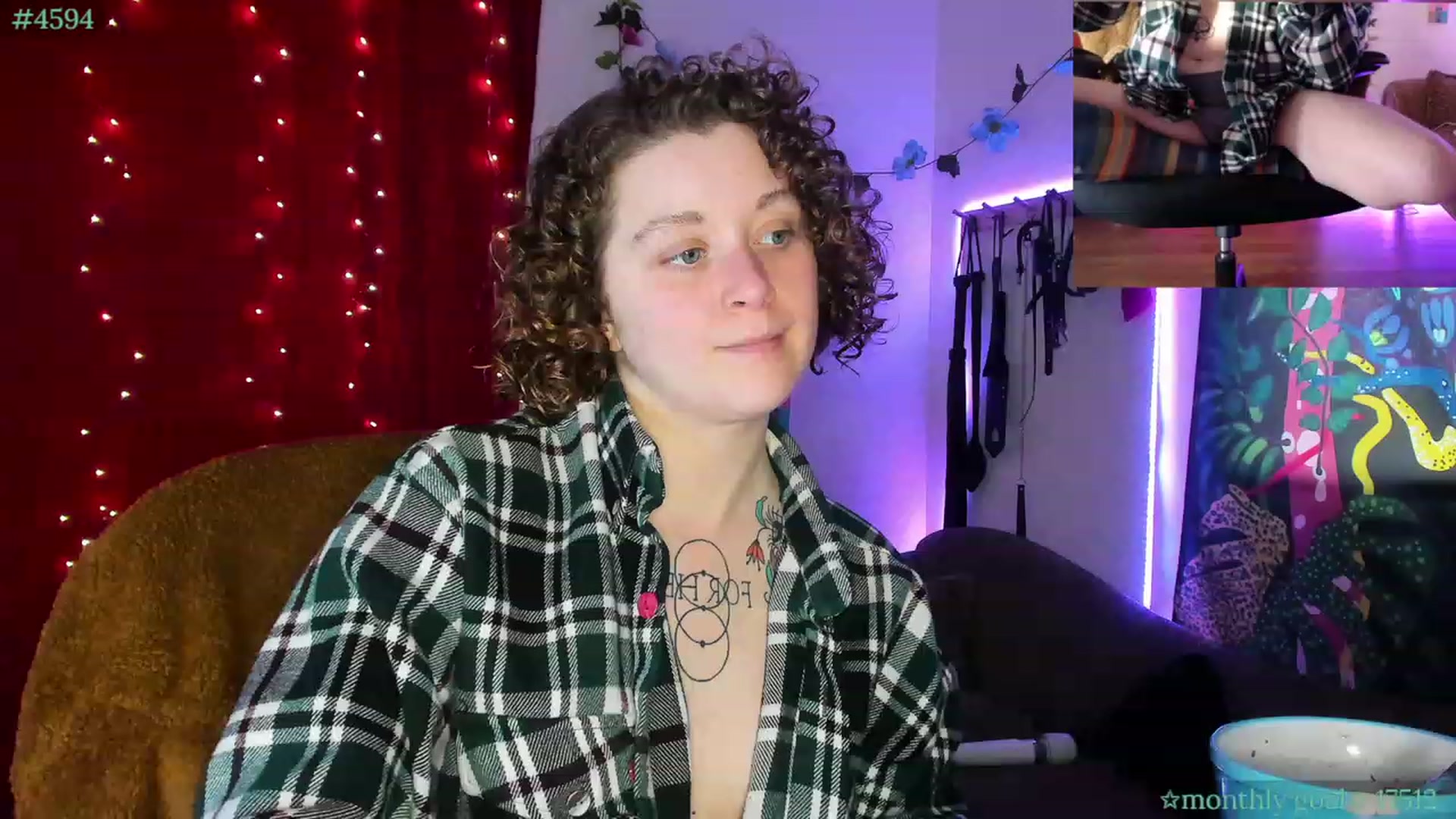 Gallery image thumbnail from PeachyQueen_'s myfreecams stream on, 11/21/2023, 20:40 image 5 of 20