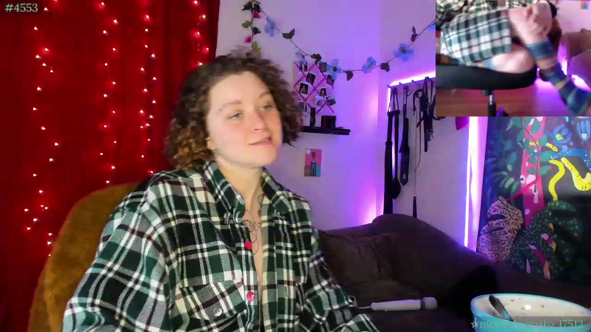 Gallery image thumbnail from PeachyQueen_'s myfreecams stream on, 11/21/2023, 20:40 image 19 of 20