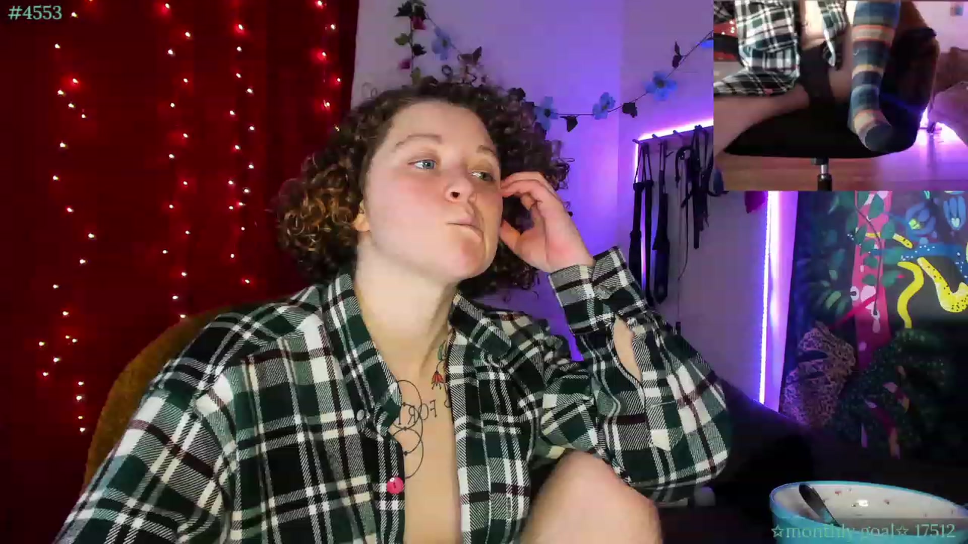Gallery image thumbnail from PeachyQueen_'s myfreecams stream on, 11/21/2023, 20:40 image 18 of 20