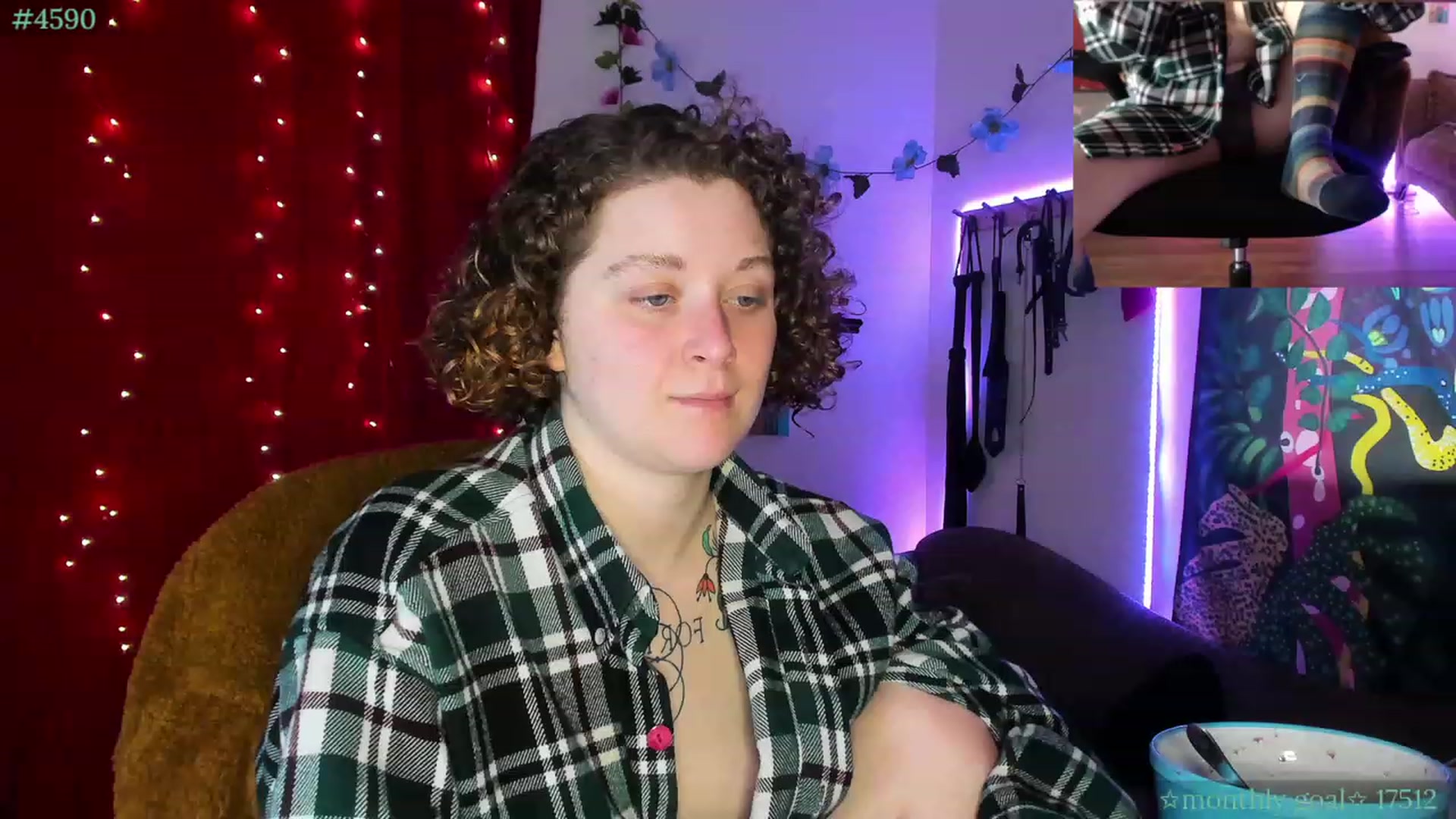 Gallery image thumbnail from PeachyQueen_'s myfreecams stream on, 11/21/2023, 20:40 image 17 of 20