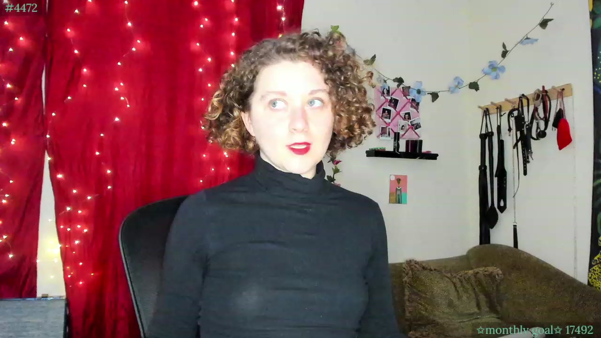 Gallery image thumbnail from PeachyQueen_'s myfreecams stream on, 11/22/2023, 20:09 image 6 of 20