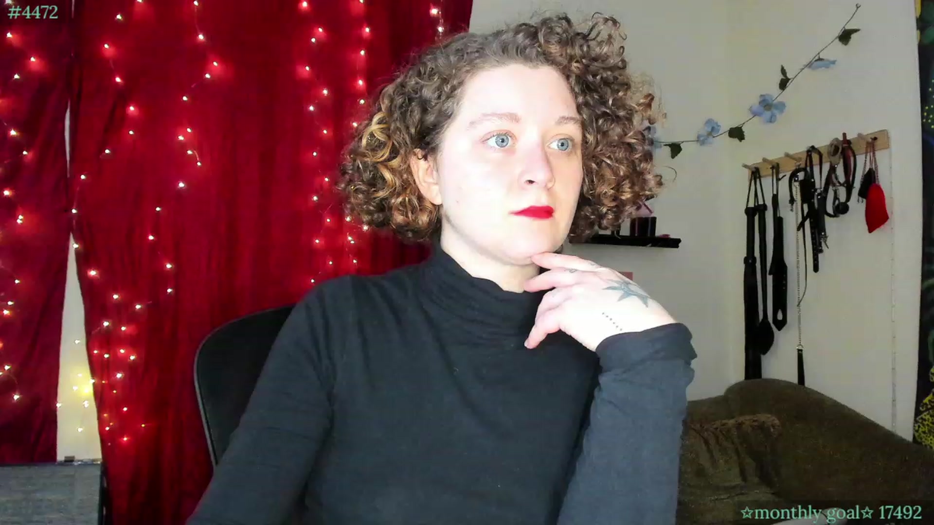 Gallery image thumbnail from PeachyQueen_'s myfreecams stream on, 11/22/2023, 20:09 image 5 of 20