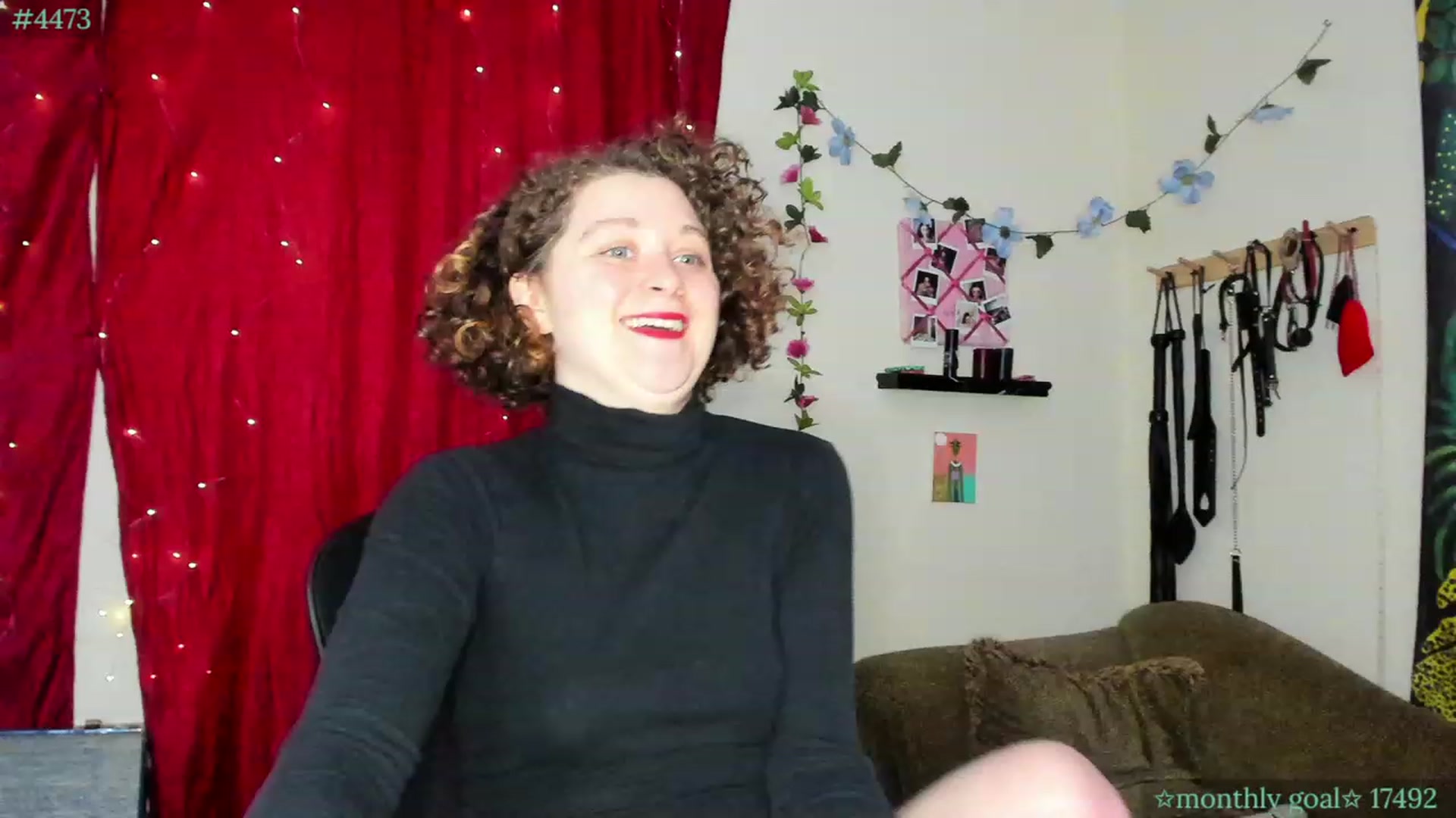 Gallery image thumbnail from PeachyQueen_'s myfreecams stream on, 11/22/2023, 20:09 image 12 of 20