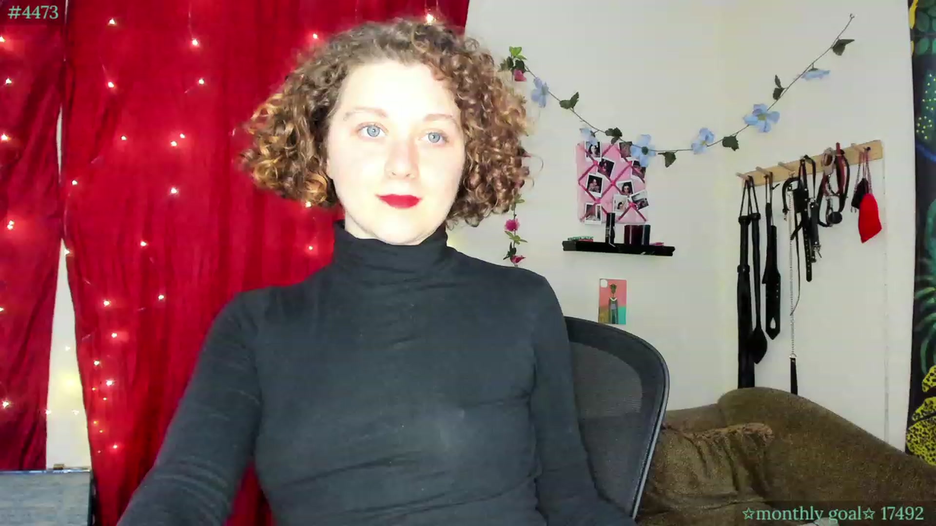 Gallery image thumbnail from PeachyQueen_'s myfreecams stream on, 11/22/2023, 20:09 image 9 of 20