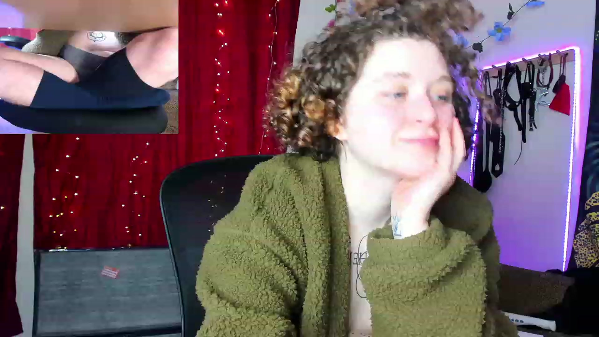 Gallery image thumbnail from PeachyQueen_'s myfreecams stream on, 01/01/2024, 10:49 image 16 of 20