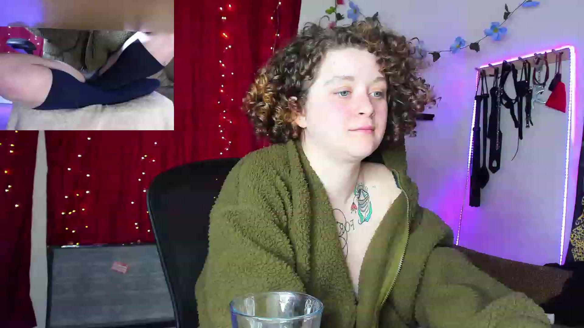 Gallery image thumbnail from PeachyQueen_'s myfreecams stream on, 01/01/2024, 10:49 image 5 of 20