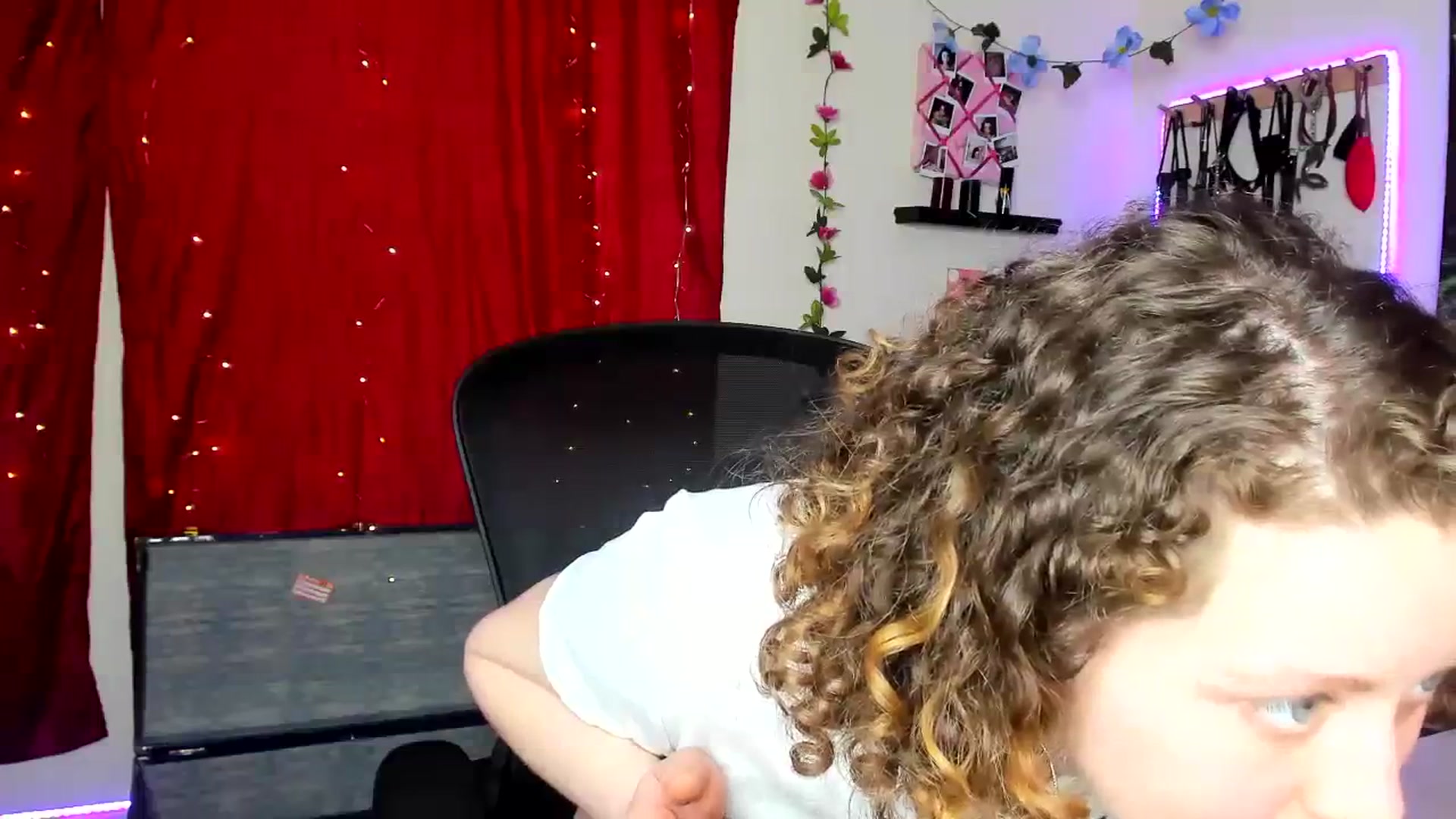 Gallery image thumbnail from PeachyQueen_'s myfreecams stream on, 01/29/2024, 21:26 image 4 of 20