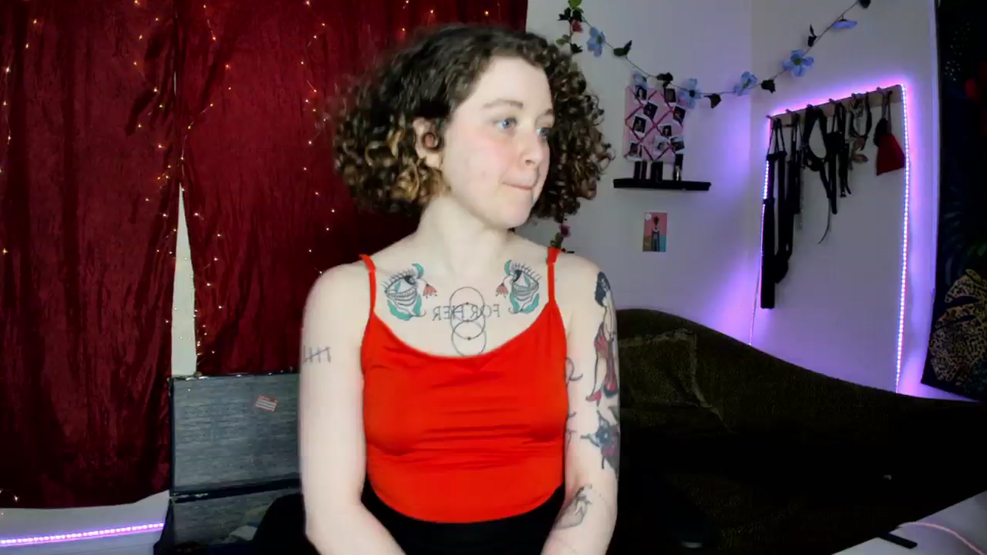 Gallery image thumbnail from PeachyQueen_'s myfreecams stream on, 03/04/2024, 22:16 image 2 of 20