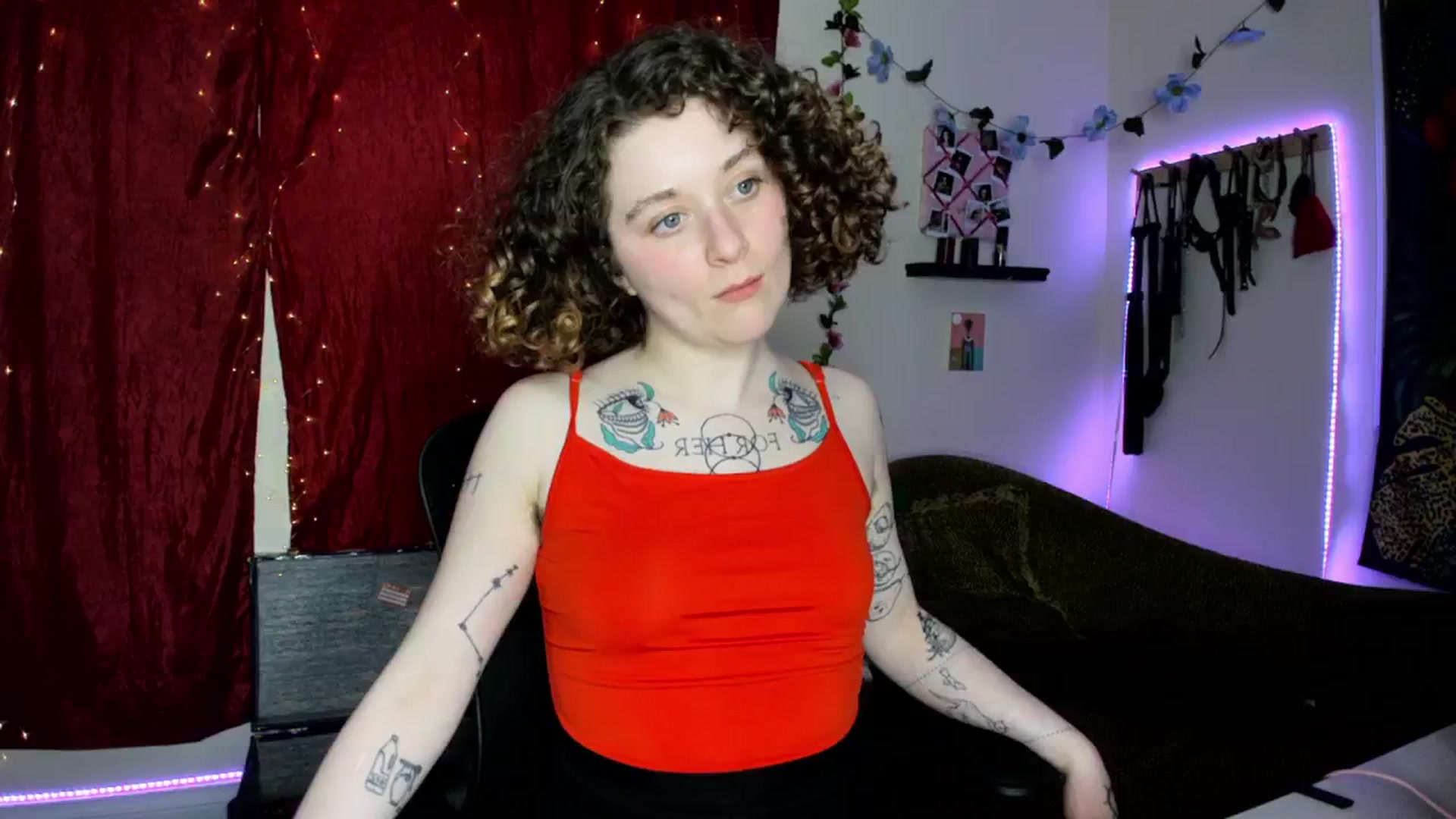 Gallery image thumbnail from PeachyQueen_'s myfreecams stream on, 03/04/2024, 22:16 image 7 of 20
