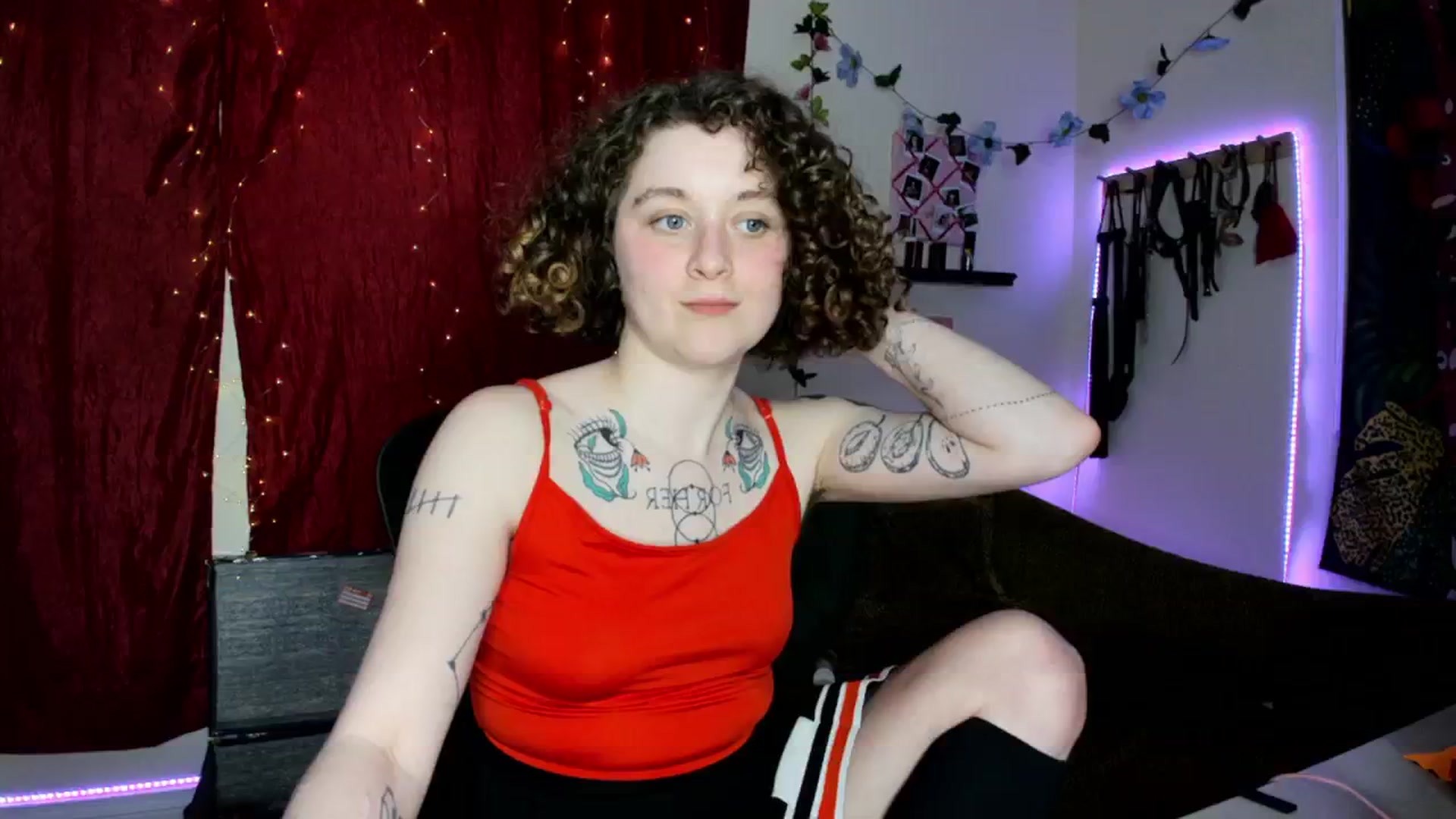 Gallery image thumbnail from PeachyQueen_'s myfreecams stream on, 03/04/2024, 22:16 image 13 of 20