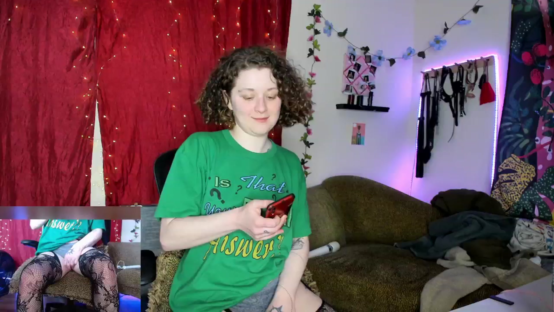 Gallery image thumbnail from PeachyQueen_'s myfreecams stream on, 03/15/2024, 21:16 image 1 of 20