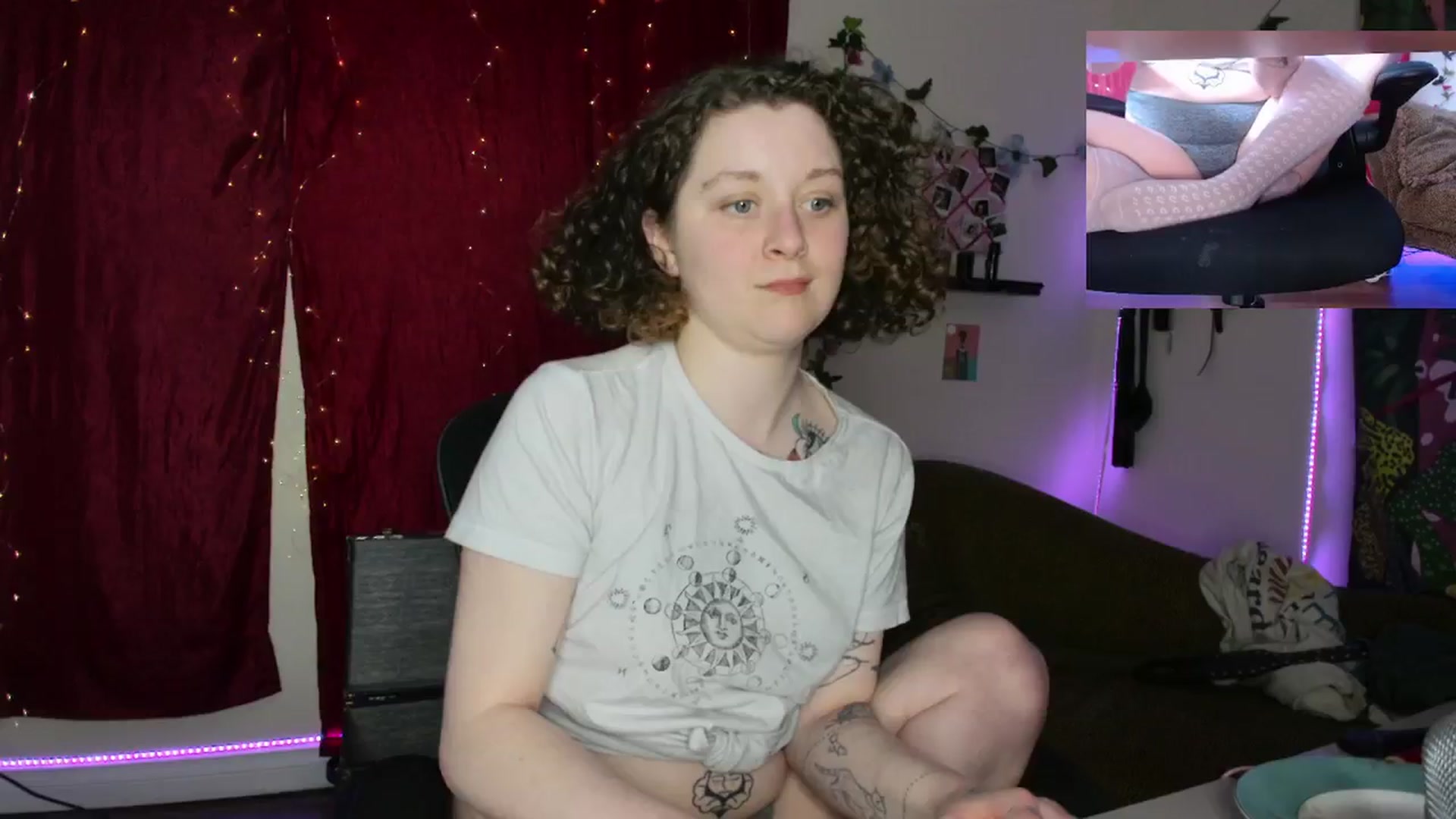 Gallery image thumbnail from PeachyQueen_'s myfreecams stream on, 03/18/2024, 19:51 image 13 of 20
