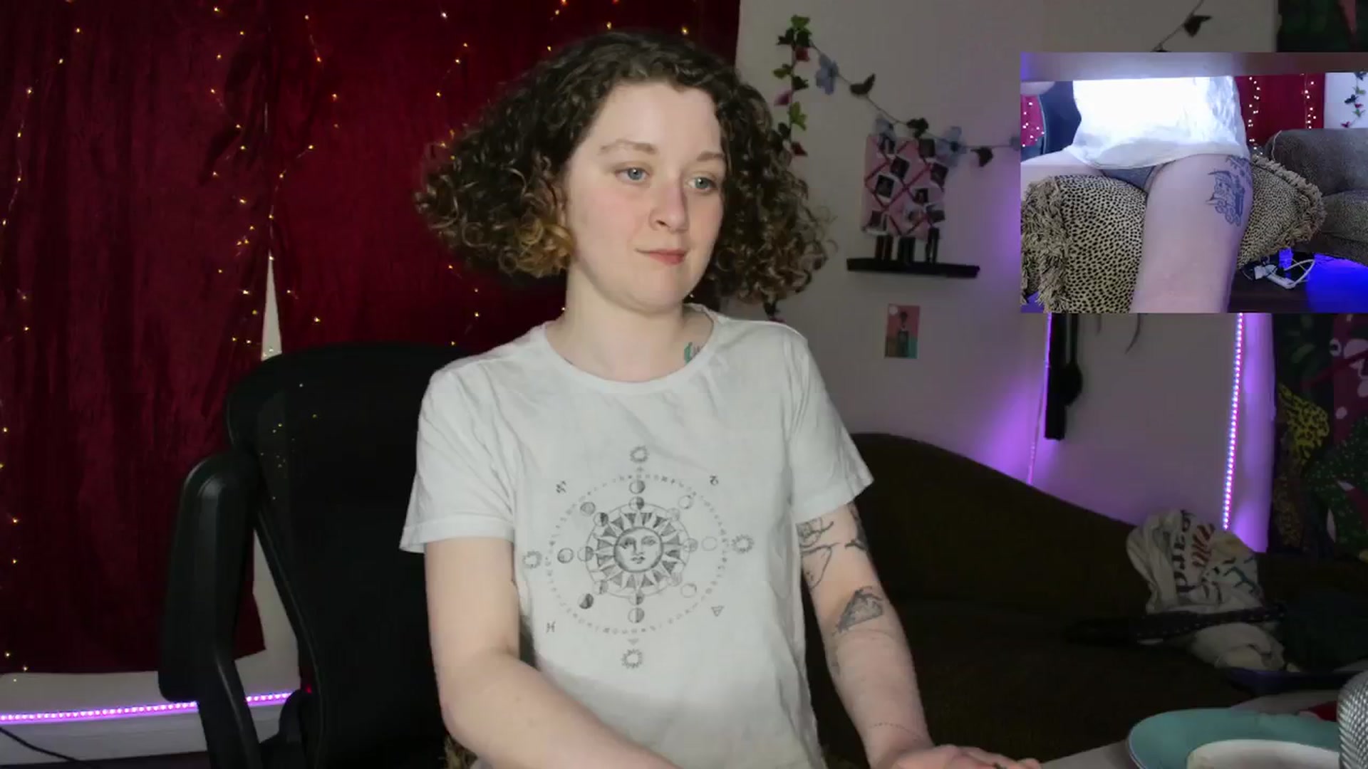 Gallery image thumbnail from PeachyQueen_'s myfreecams stream on, 03/18/2024, 19:51 image 9 of 20