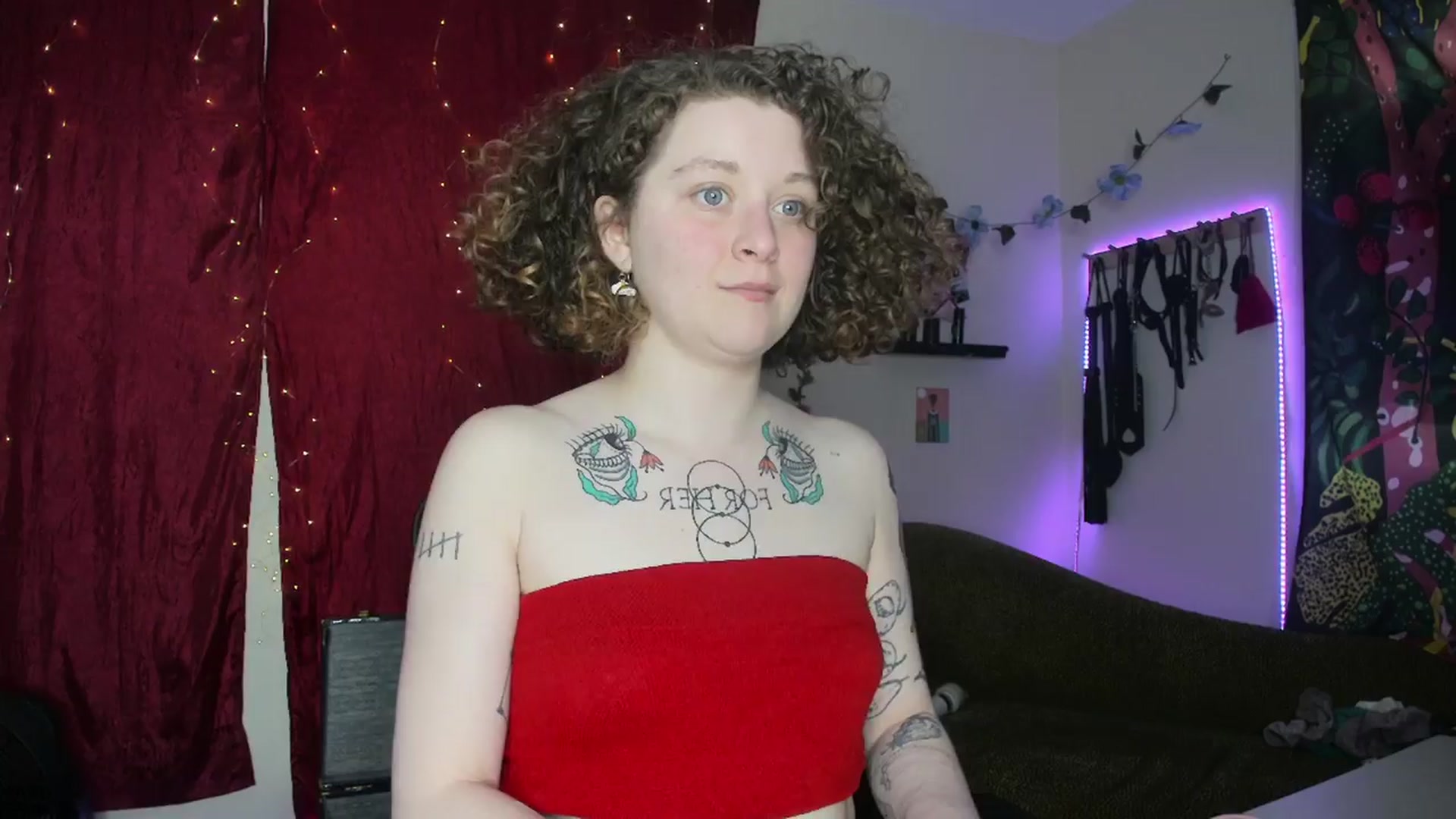 Gallery image thumbnail from PeachyQueen_'s myfreecams stream on, 03/22/2024, 19:34 image 3 of 20