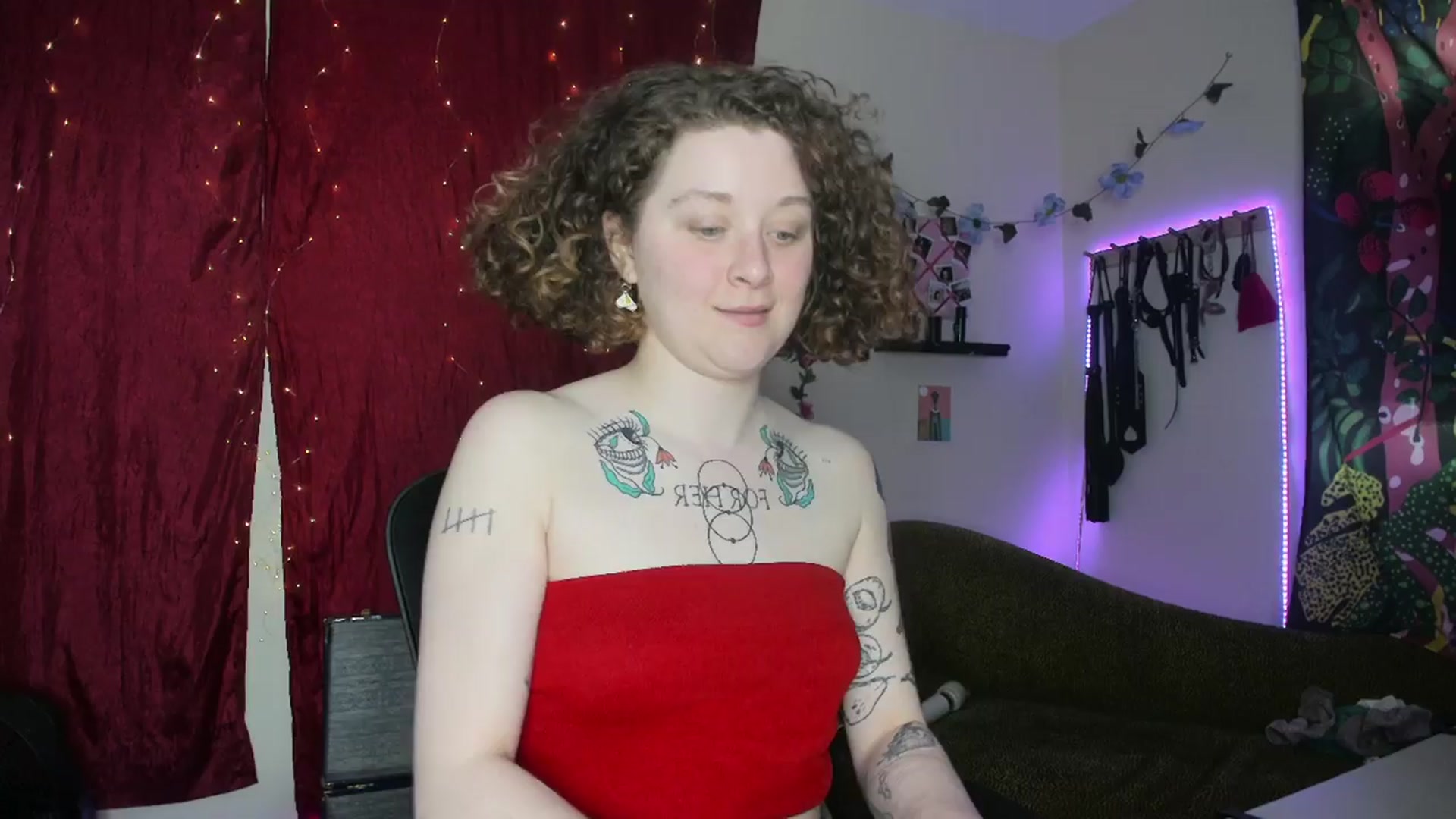 Gallery image thumbnail from PeachyQueen_'s myfreecams stream on, 03/22/2024, 19:34 image 9 of 20
