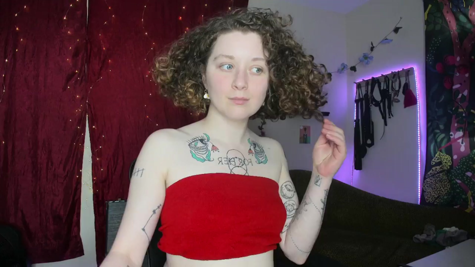 Gallery image thumbnail from PeachyQueen_'s myfreecams stream on, 03/22/2024, 19:34 image 14 of 20