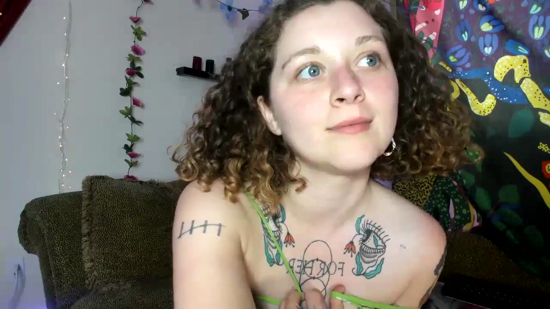 Gallery image thumbnail from PeachyQueen_'s myfreecams stream on, 06/24/2024, 21:43 image 4 of 20