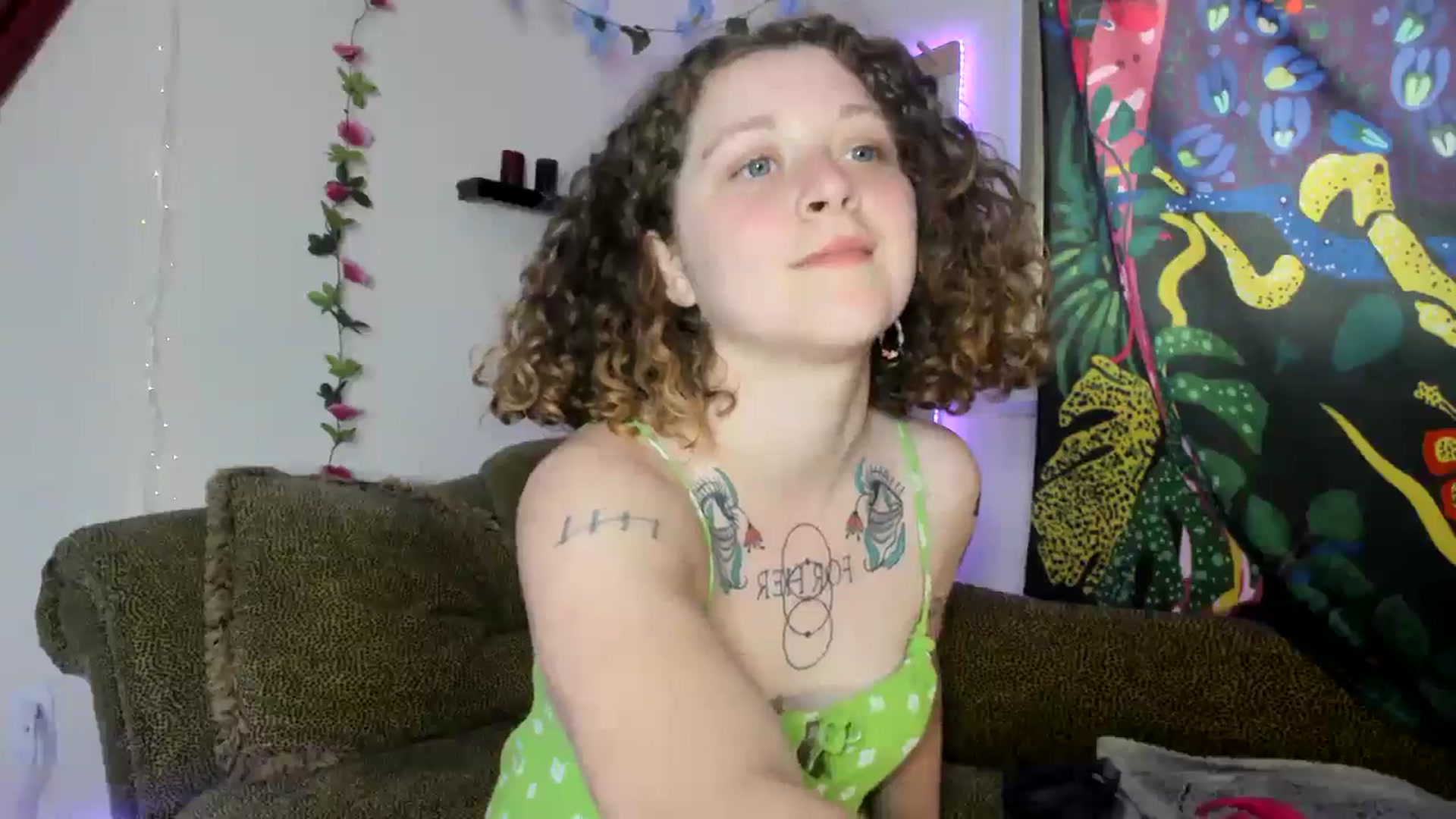 Gallery image thumbnail from PeachyQueen_'s myfreecams stream on, 06/24/2024, 21:43 image 3 of 20