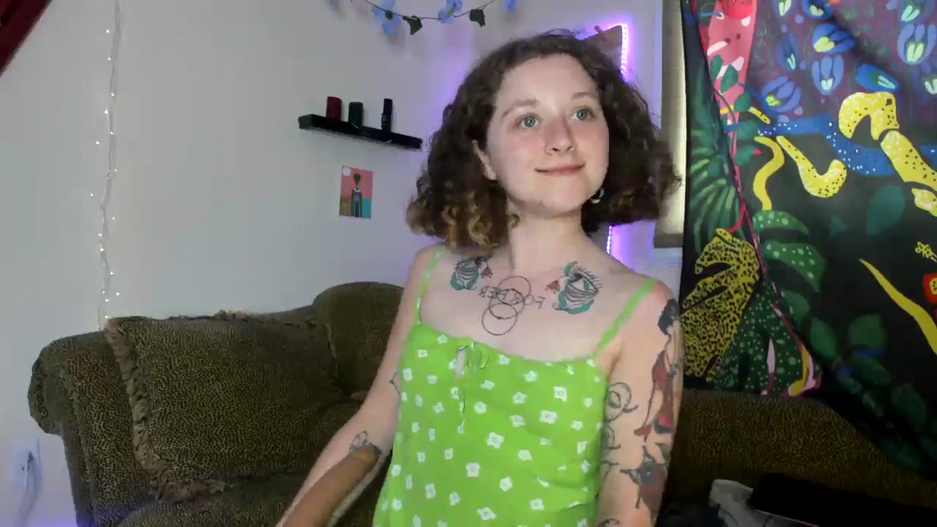 Gallery image thumbnail from PeachyQueen_'s myfreecams stream on, 06/24/2024, 21:43 image 6 of 20