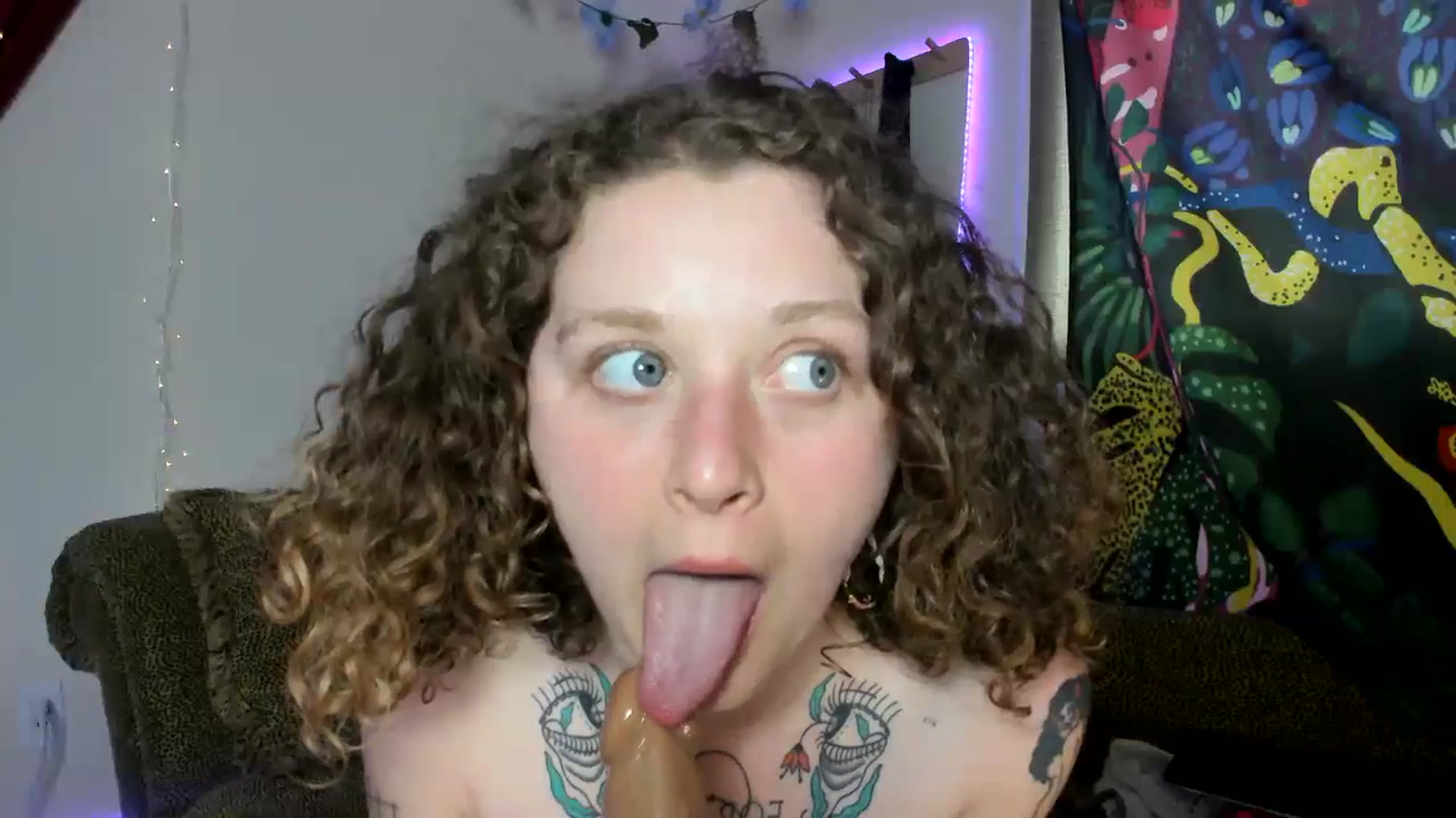 Gallery image thumbnail from PeachyQueen_'s myfreecams stream on, 06/24/2024, 21:43 image 10 of 20