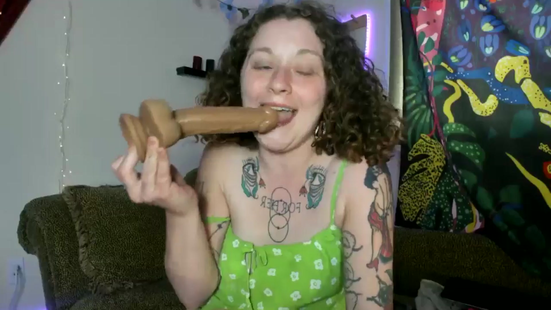 Gallery image thumbnail from PeachyQueen_'s myfreecams stream on, 06/24/2024, 21:43 image 13 of 20