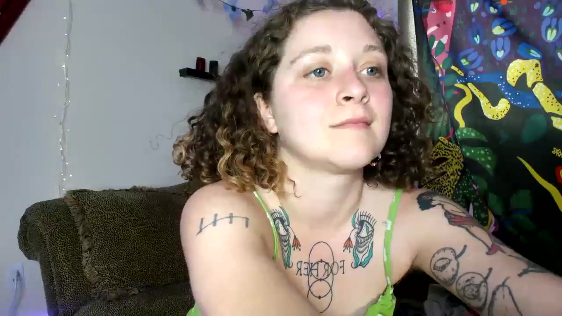 Gallery image thumbnail from PeachyQueen_'s myfreecams stream on, 06/24/2024, 22:13 image 6 of 20
