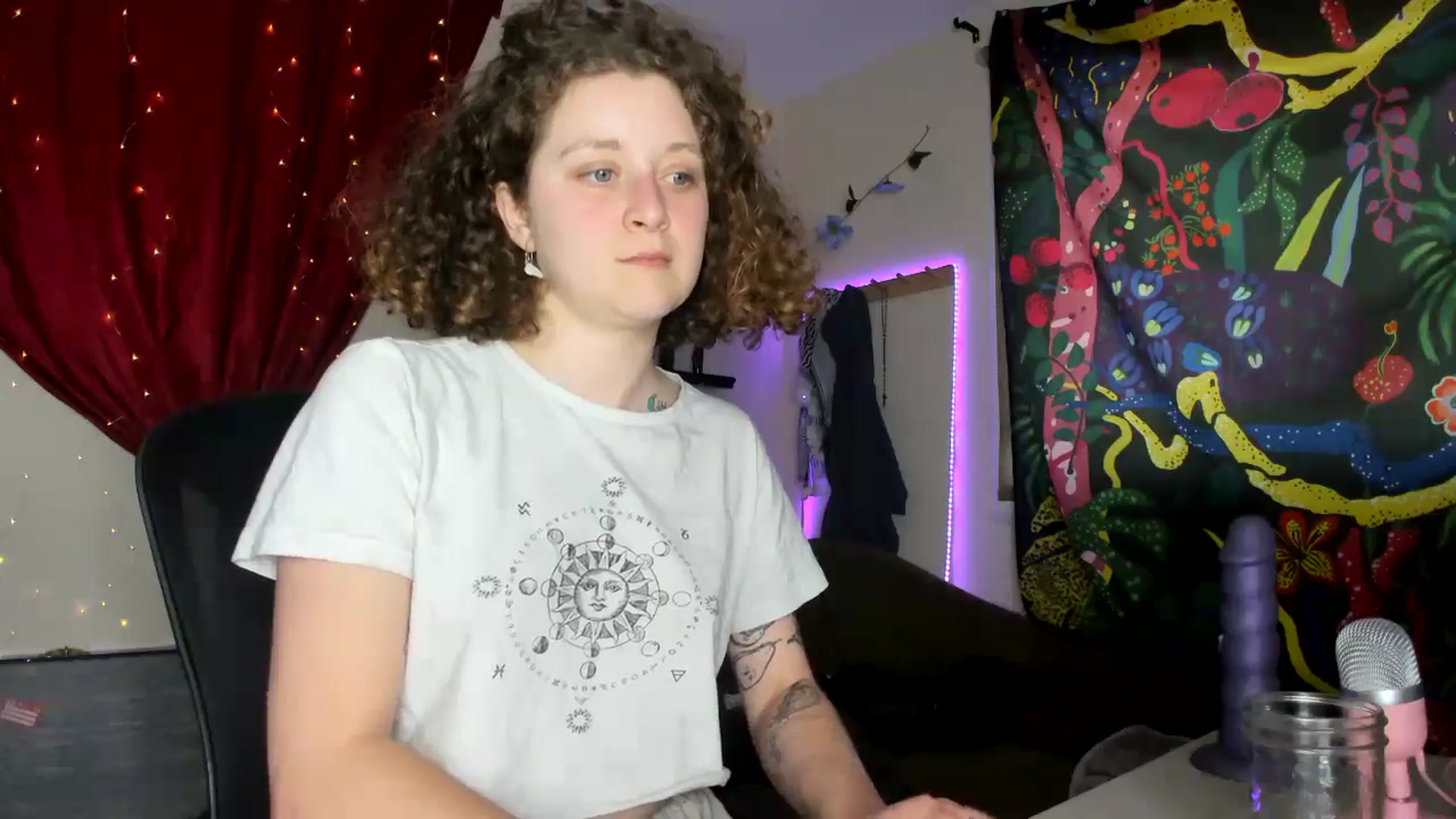 Gallery image thumbnail from PeachyQueen_'s myfreecams stream on, 06/28/2024, 21:21 image 7 of 20
