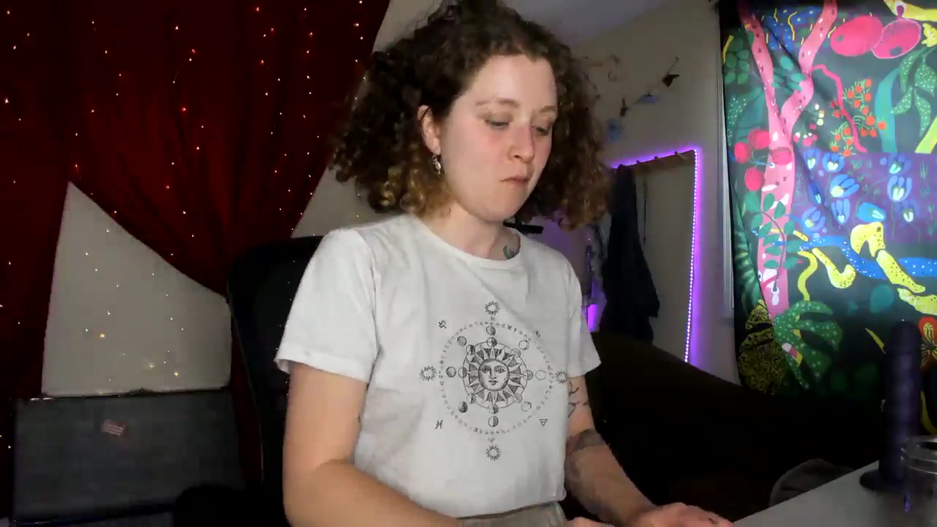 Gallery image thumbnail from PeachyQueen_'s myfreecams stream on, 06/28/2024, 21:21 image 3 of 20