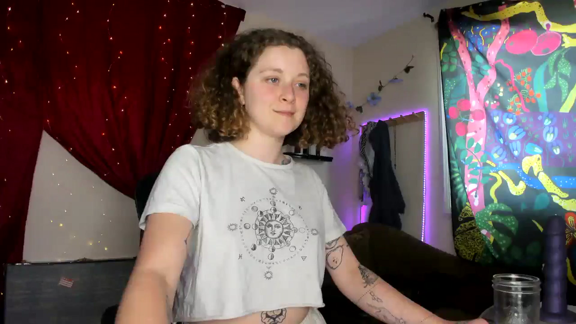 Gallery image thumbnail from PeachyQueen_'s myfreecams stream on, 06/28/2024, 21:21 image 2 of 20