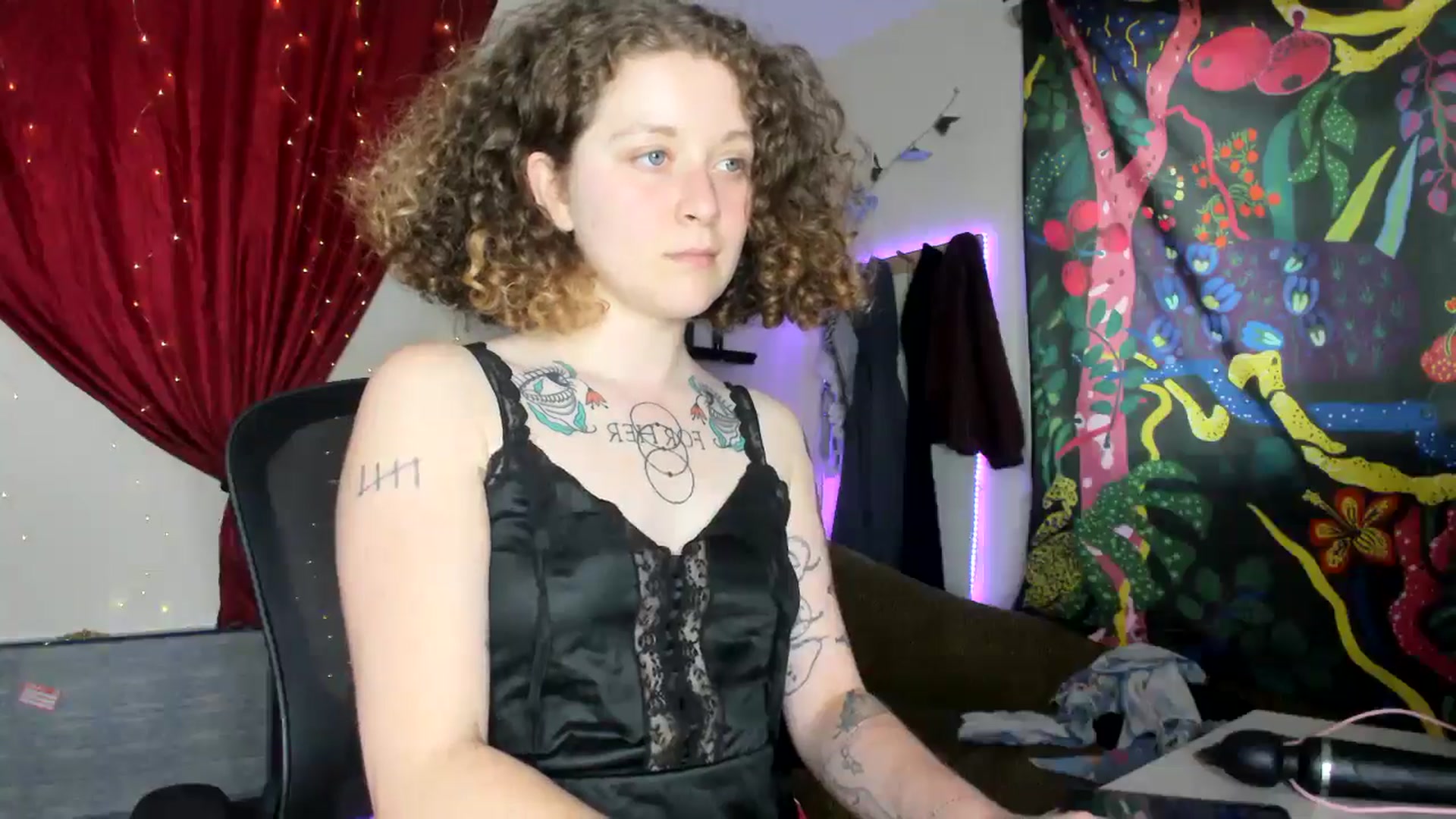 Gallery image thumbnail from PeachyQueen_'s myfreecams stream on, 07/04/2024, 18:54 image 3 of 20