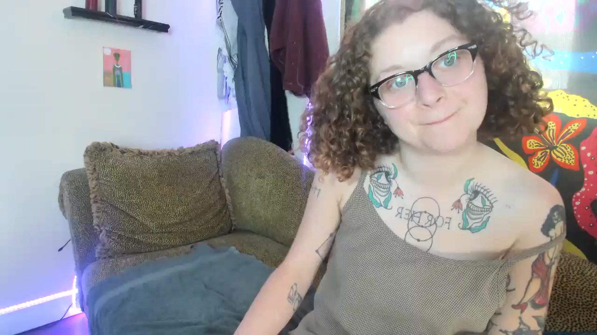 Gallery image thumbnail from PeachyQueen_'s myfreecams stream on, 07/08/2024, 15:09 image 9 of 20
