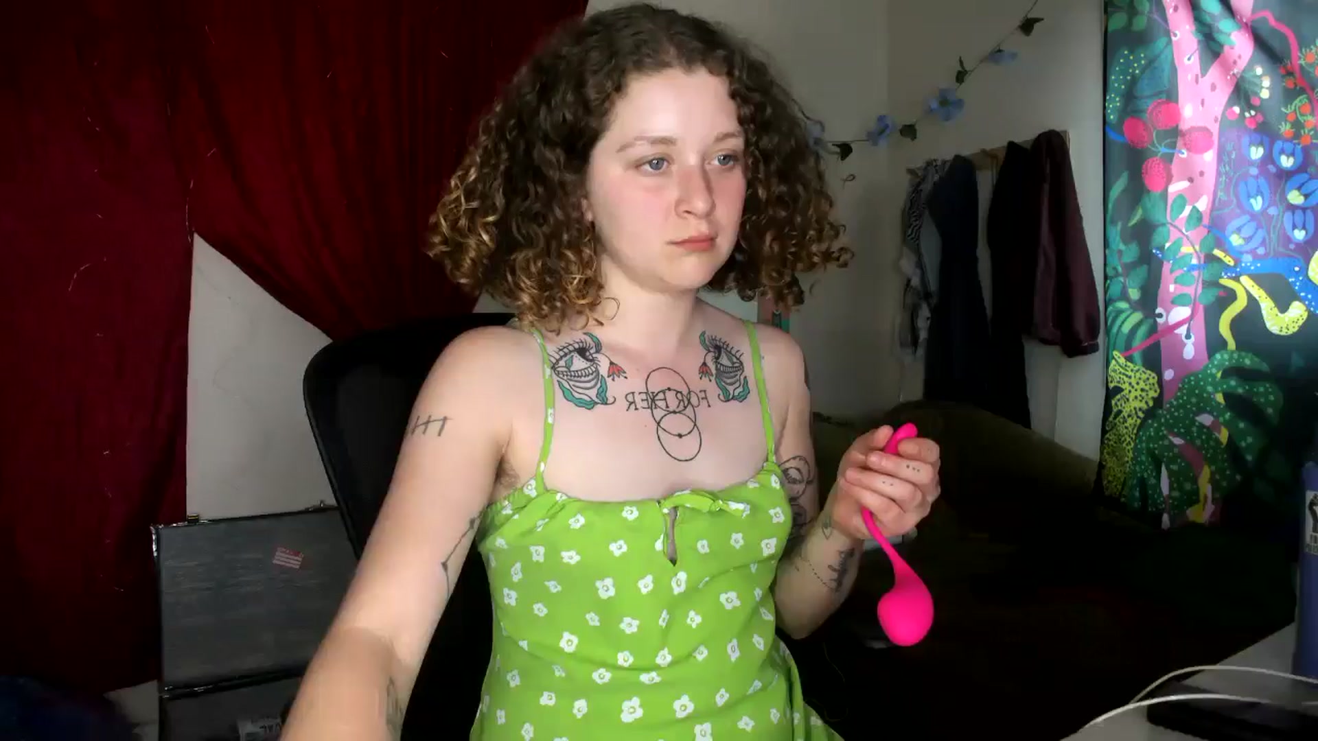 Gallery image thumbnail from PeachyQueen_'s myfreecams stream on, 07/12/2024, 22:41 image 1 of 20