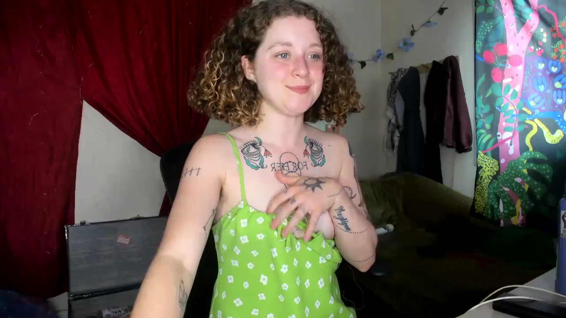 Gallery image thumbnail from PeachyQueen_'s myfreecams stream on, 07/12/2024, 22:41 image 4 of 20
