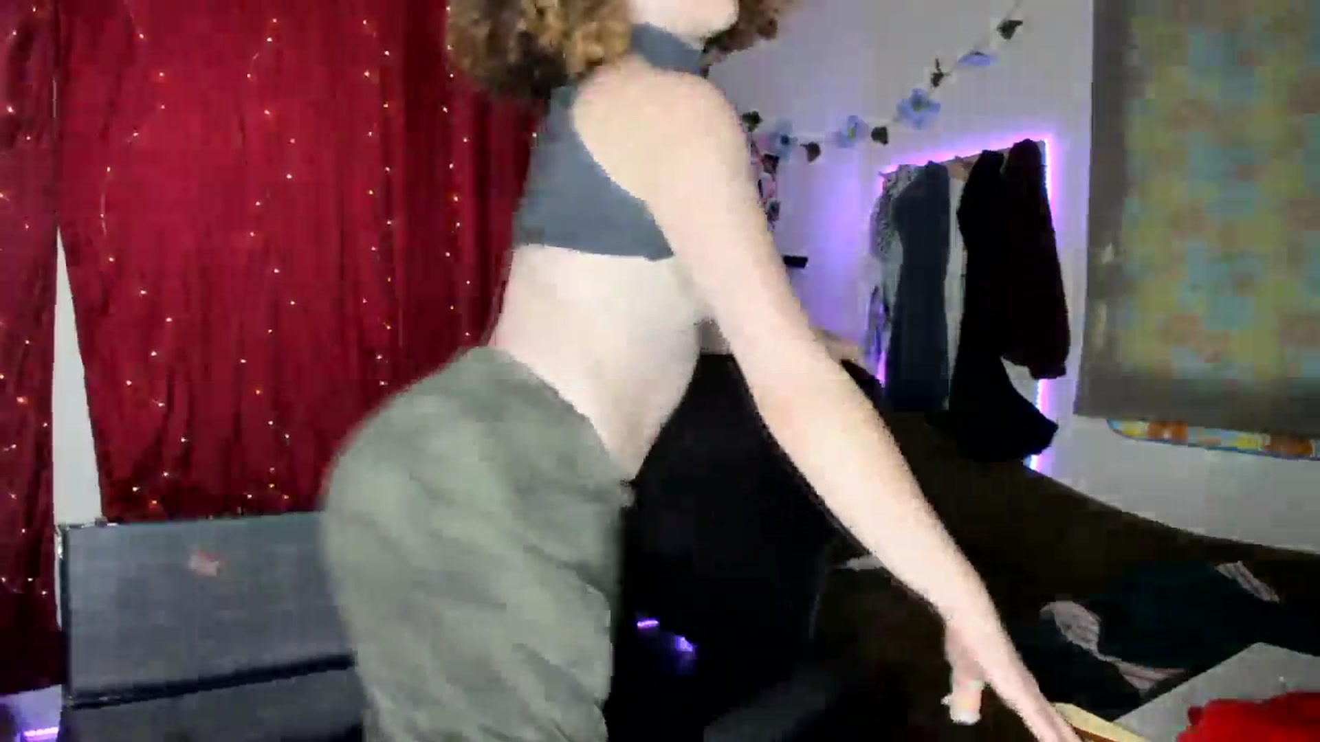 Gallery image thumbnail from PeachyQueen_'s myfreecams stream on, 07/26/2024, 21:38 image 3 of 20