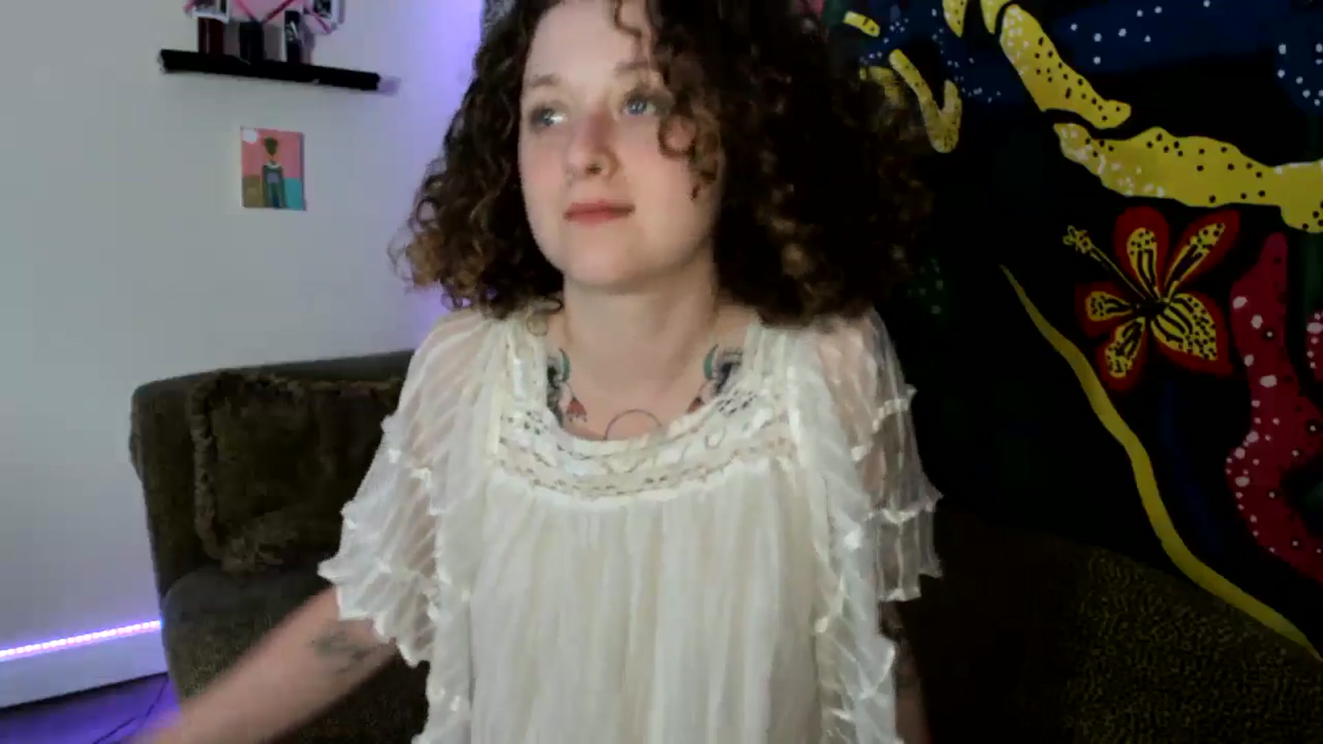 Gallery image thumbnail from PeachyQueen_'s myfreecams stream on, 07/30/2024, 19:57 image 18 of 20