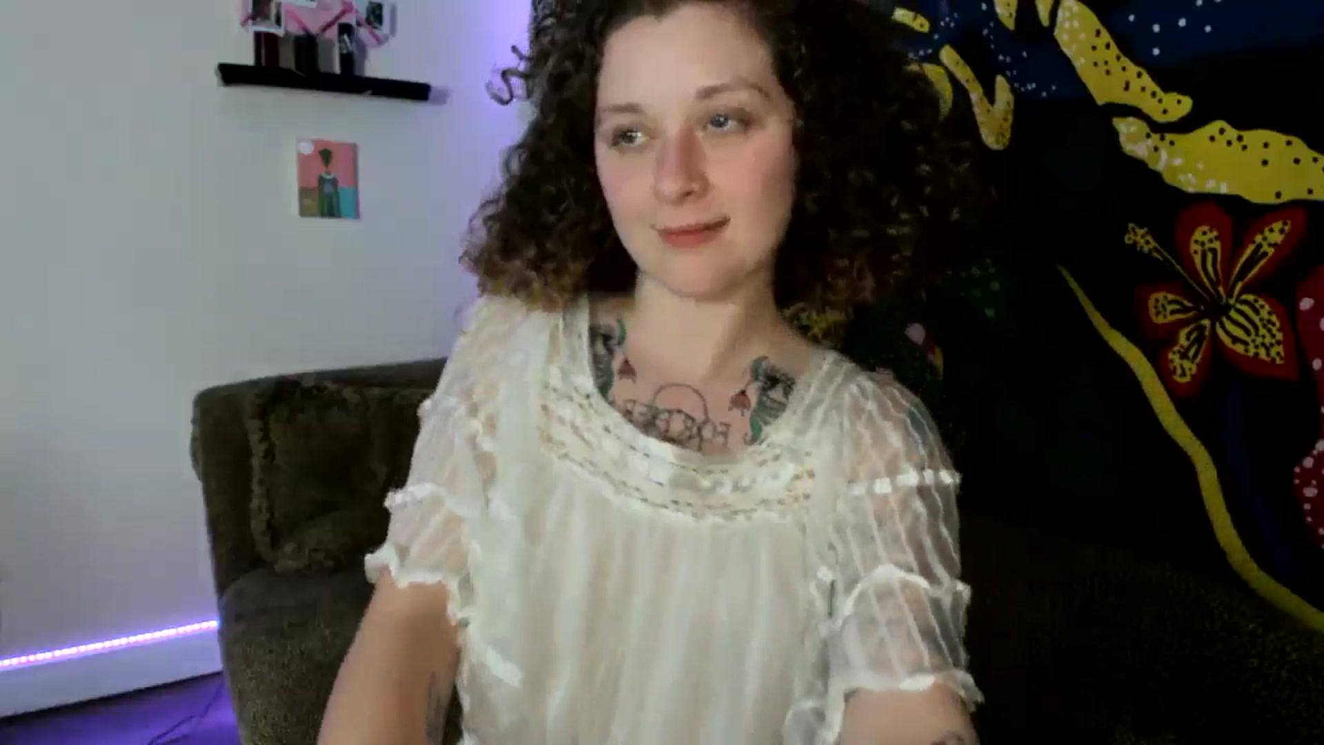 Gallery image thumbnail from PeachyQueen_'s myfreecams stream on, 07/30/2024, 19:57 image 7 of 20