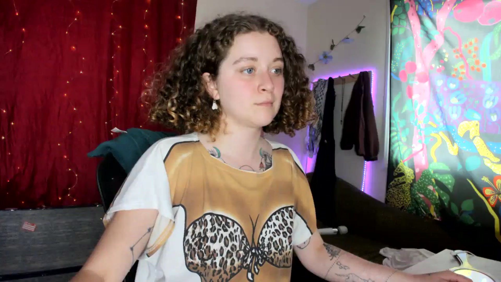 Gallery image thumbnail from PeachyQueen_'s myfreecams stream on, 08/06/2024, 19:25 image 2 of 20
