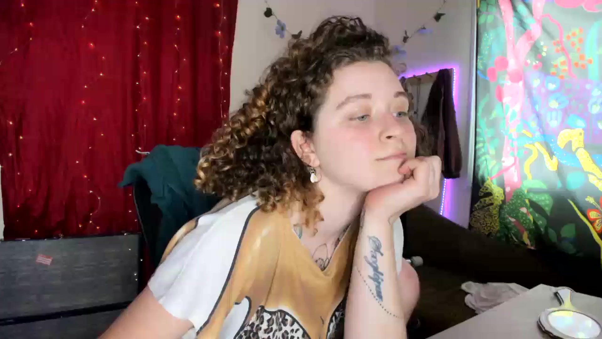 Gallery image thumbnail from PeachyQueen_'s myfreecams stream on, 08/06/2024, 19:25 image 20 of 20