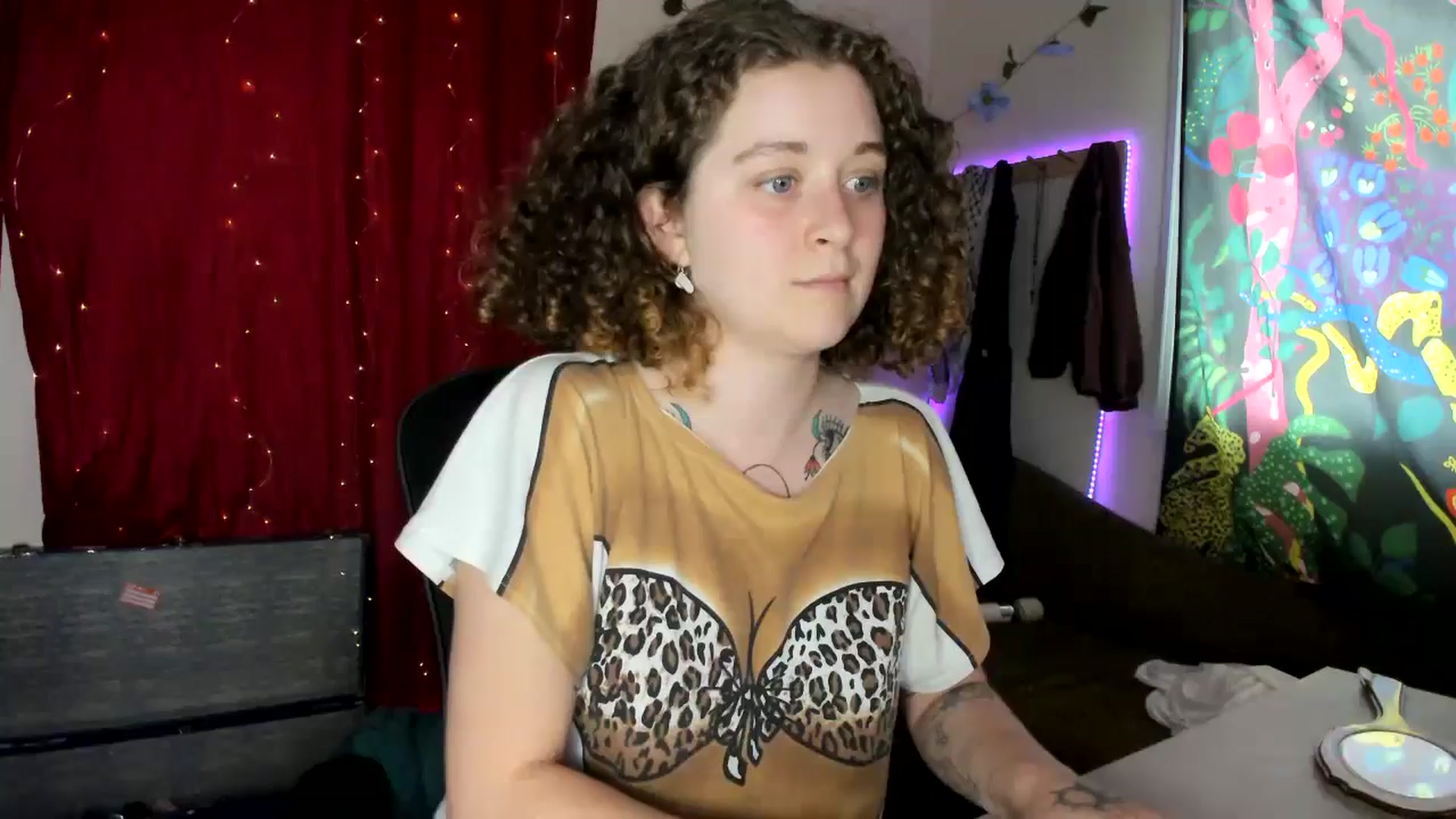 Gallery image thumbnail from PeachyQueen_'s myfreecams stream on, 08/06/2024, 19:57 image 18 of 20