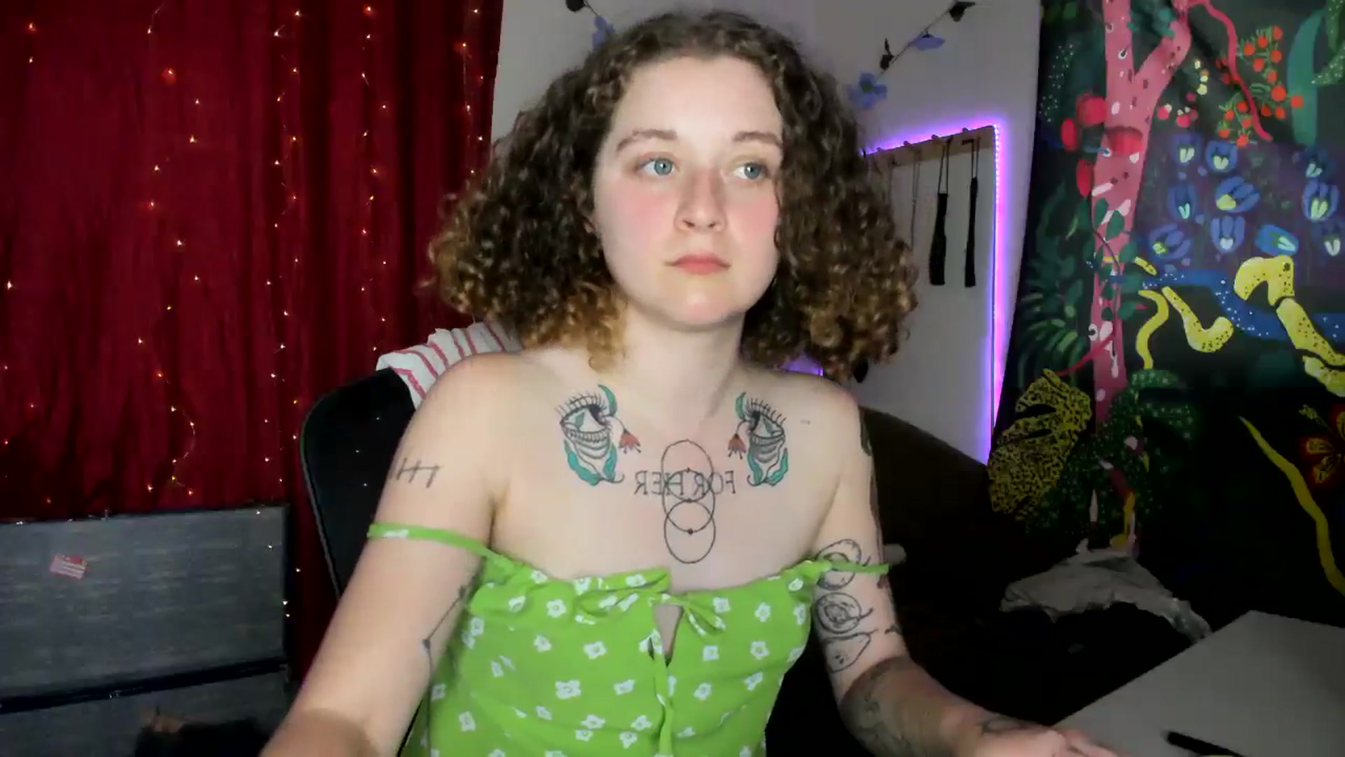 Gallery image thumbnail from PeachyQueen_'s myfreecams stream on, 08/08/2024, 20:04 image 6 of 20