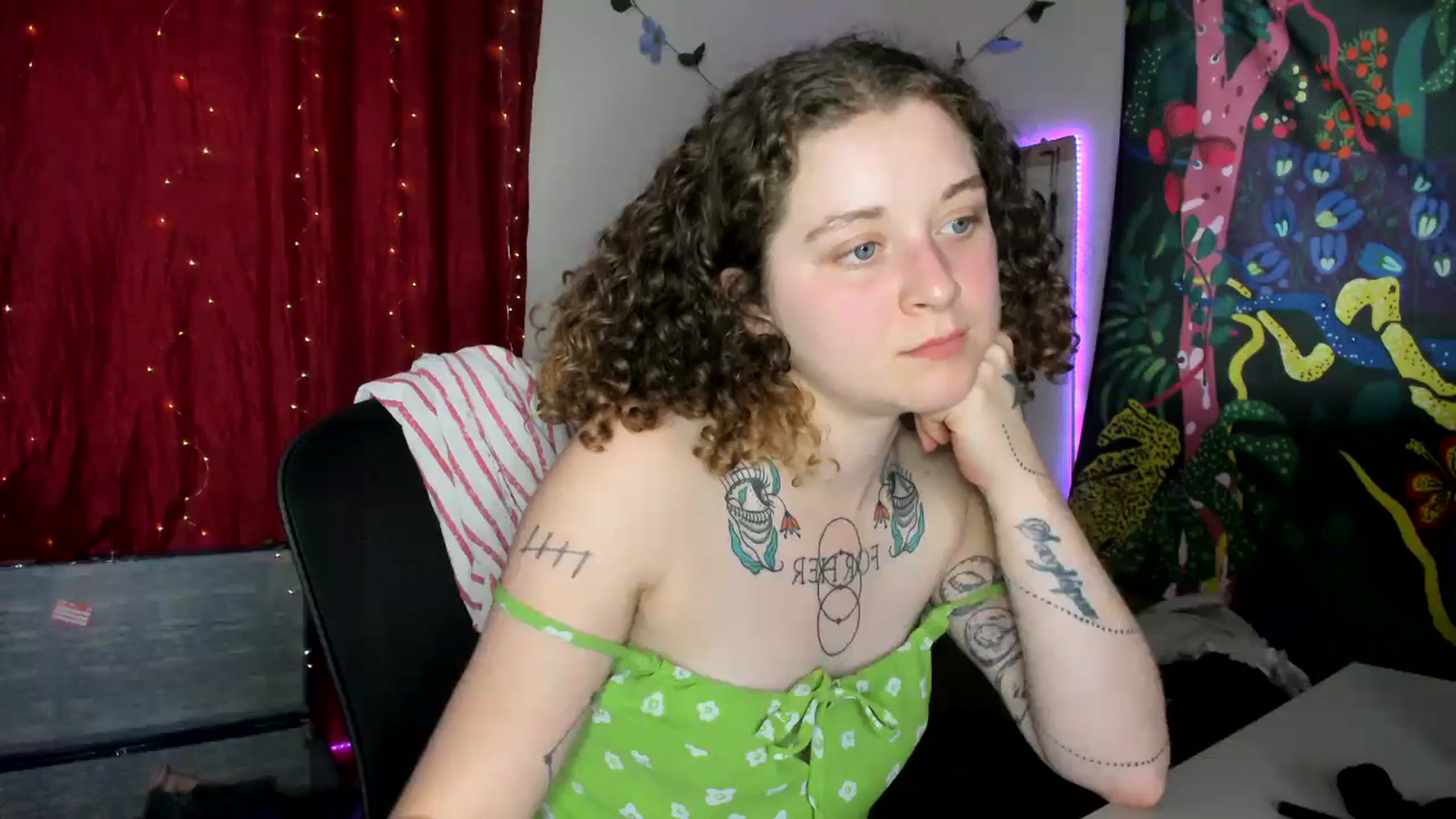 Gallery image thumbnail from PeachyQueen_'s myfreecams stream on, 08/08/2024, 20:04 image 16 of 20
