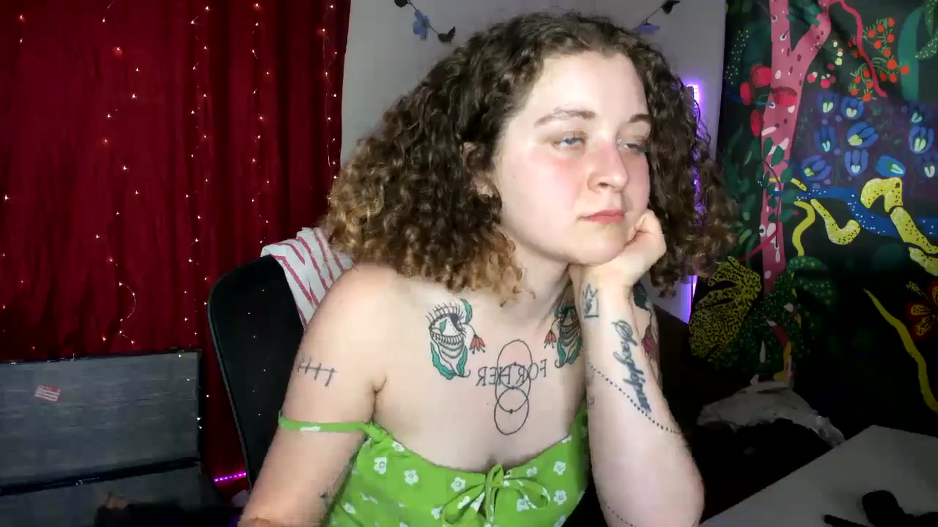 Gallery image thumbnail from PeachyQueen_'s myfreecams stream on, 08/08/2024, 20:04 image 10 of 20