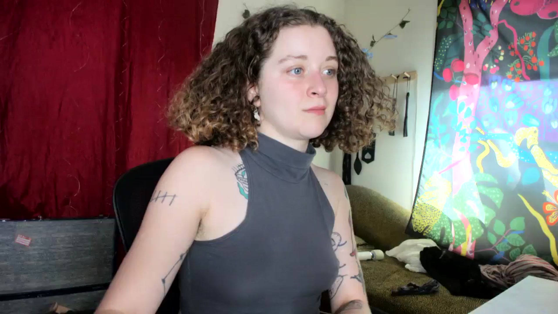 Gallery image thumbnail from PeachyQueen_'s myfreecams stream on, 08/09/2024, 18:35 image 3 of 20