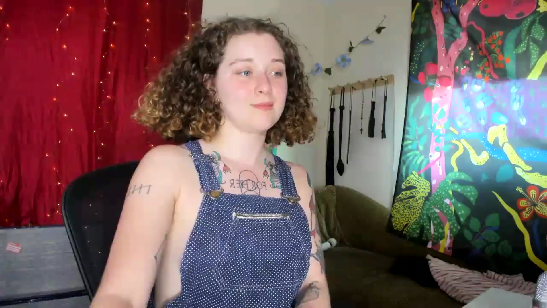 Gallery image thumbnail from PeachyQueen_'s myfreecams stream on, 08/12/2024, 20:51 image 2 of 20