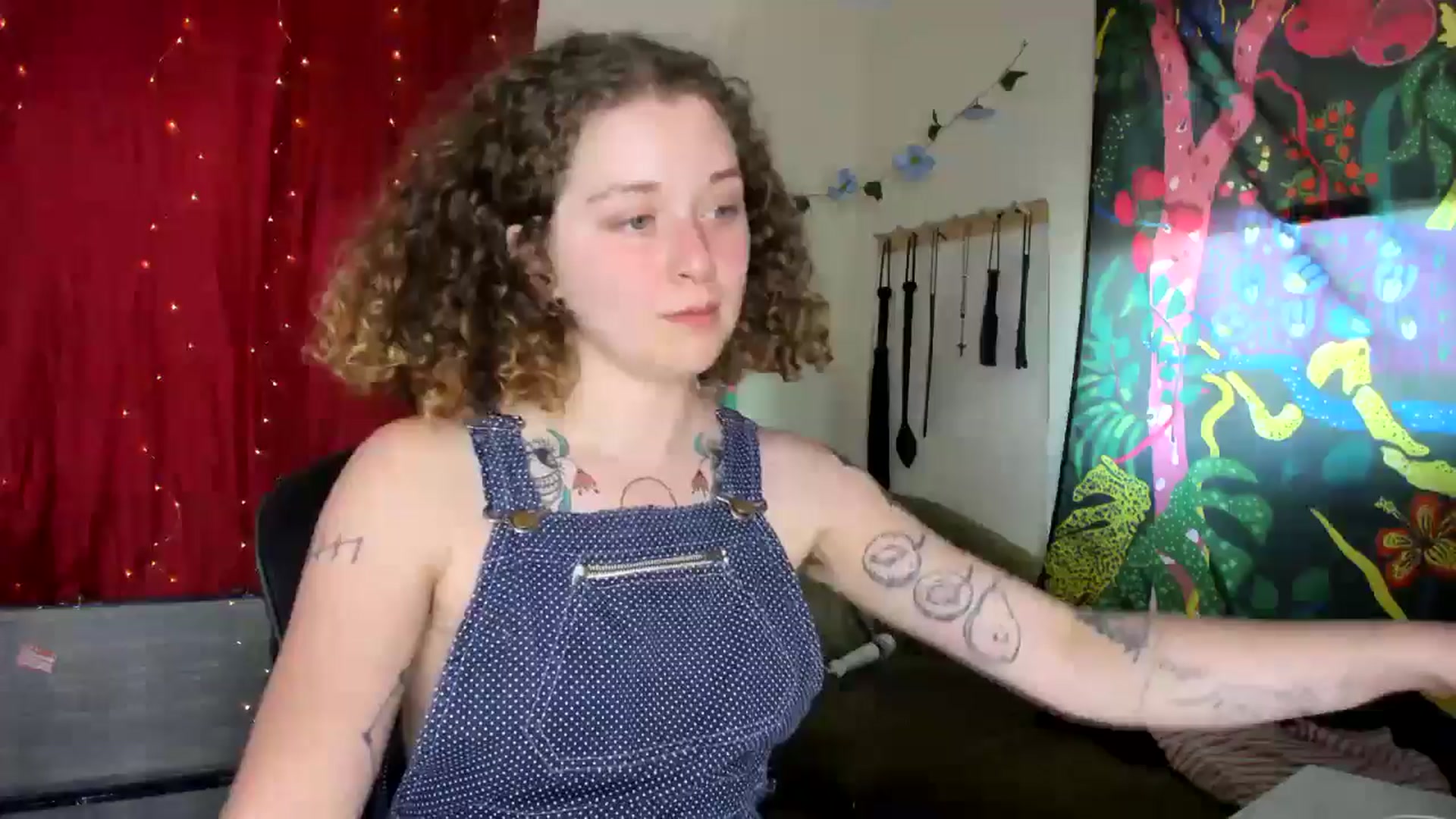 Gallery image thumbnail from PeachyQueen_'s myfreecams stream on, 08/12/2024, 20:51 image 1 of 20